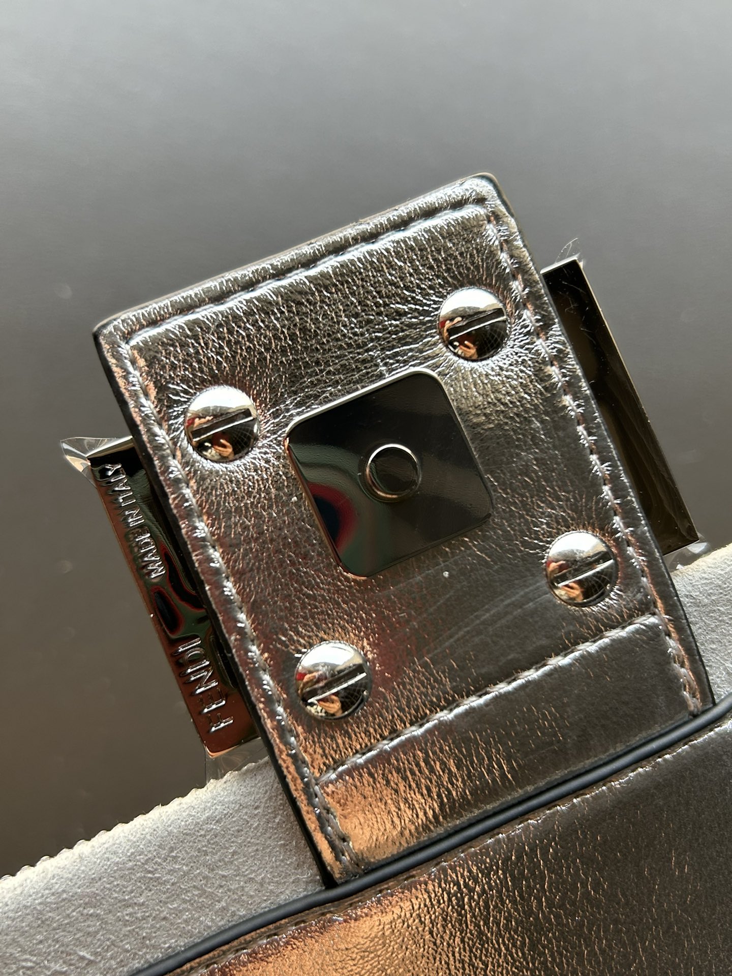 [TOP] FENDI Full Medium Baguette Bag 26*15*5cm - Silver