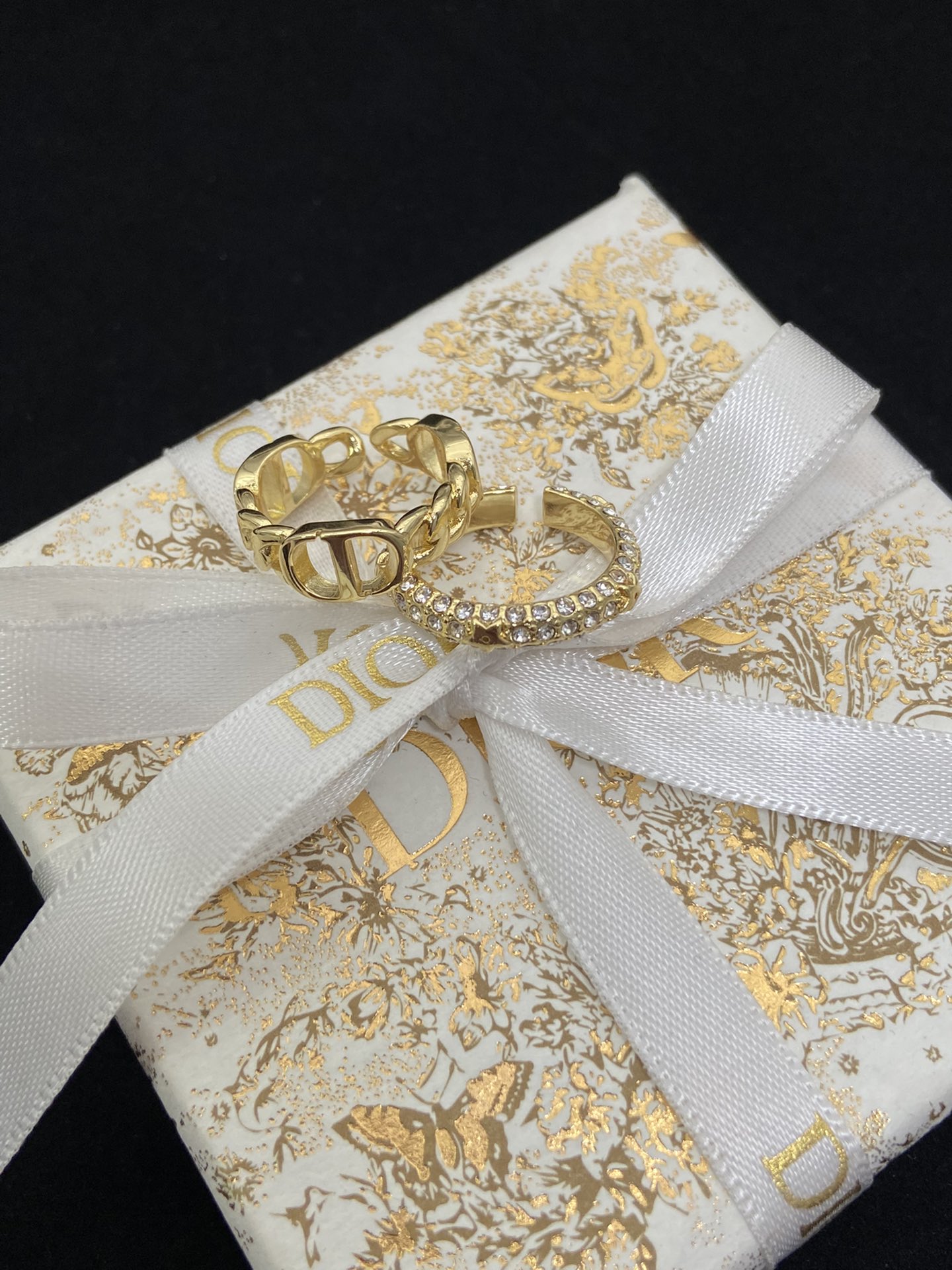 [TOP] Christian Dior set of three rings - Gold