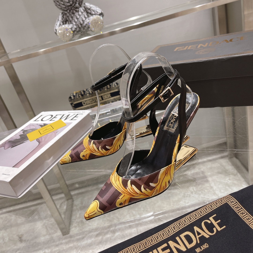 [TOP] FENDI & Versace High Heel Mules