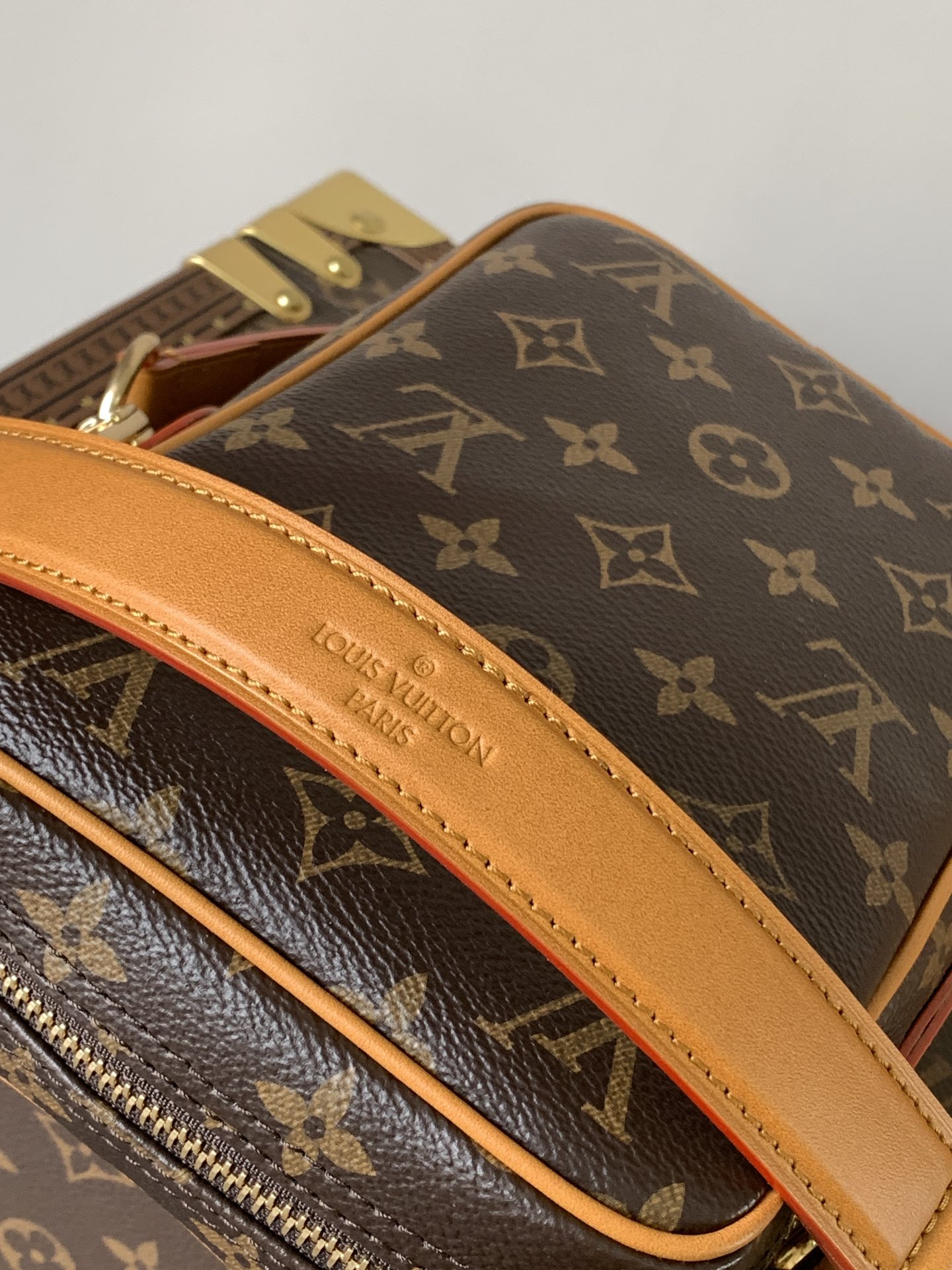 [TOP] Louis Vuitton LV Danube Crossbody Bag Cowhide 16*21*6CM - Brown