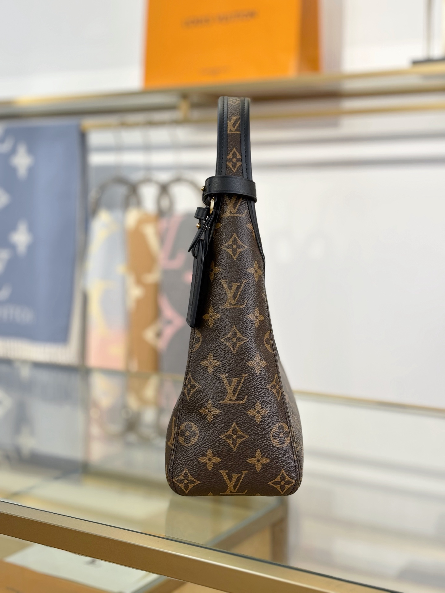 [TOP] Louis Vuitton LV The Drop Small Handbag 28x15x12cm - Brown