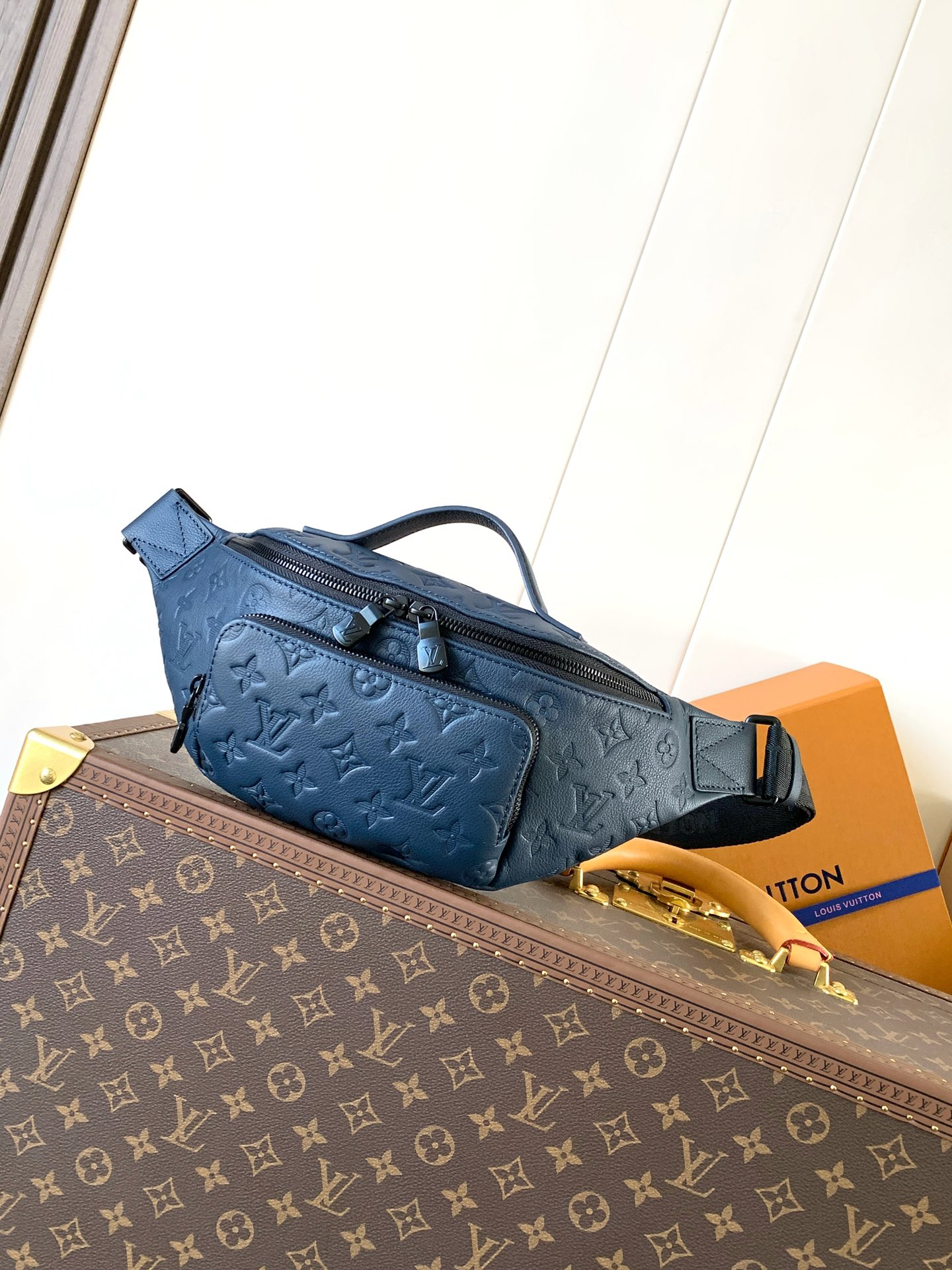 [TOP] Louis Vuitton LV Monogram Shadow Rush Bag Calfskin 30x15x8cm - 3 Colour