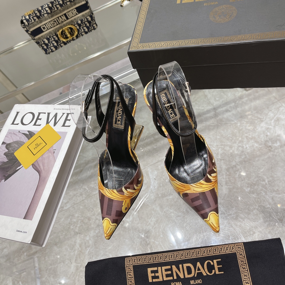 [TOP] FENDI & Versace High Heel Mules
