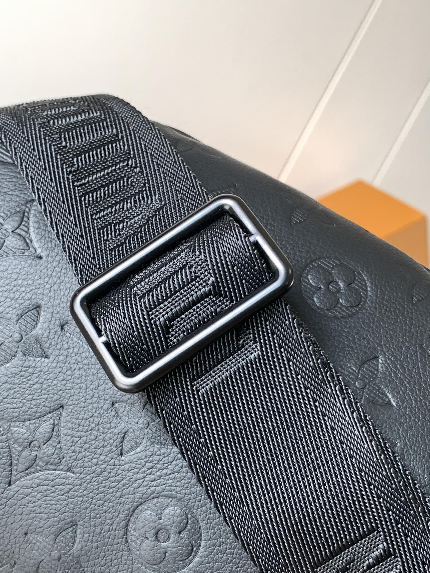 [TOP] Louis Vuitton LV Monogram Shadow Rush Bag Calfskin 30x15x8cm - 3 Colour