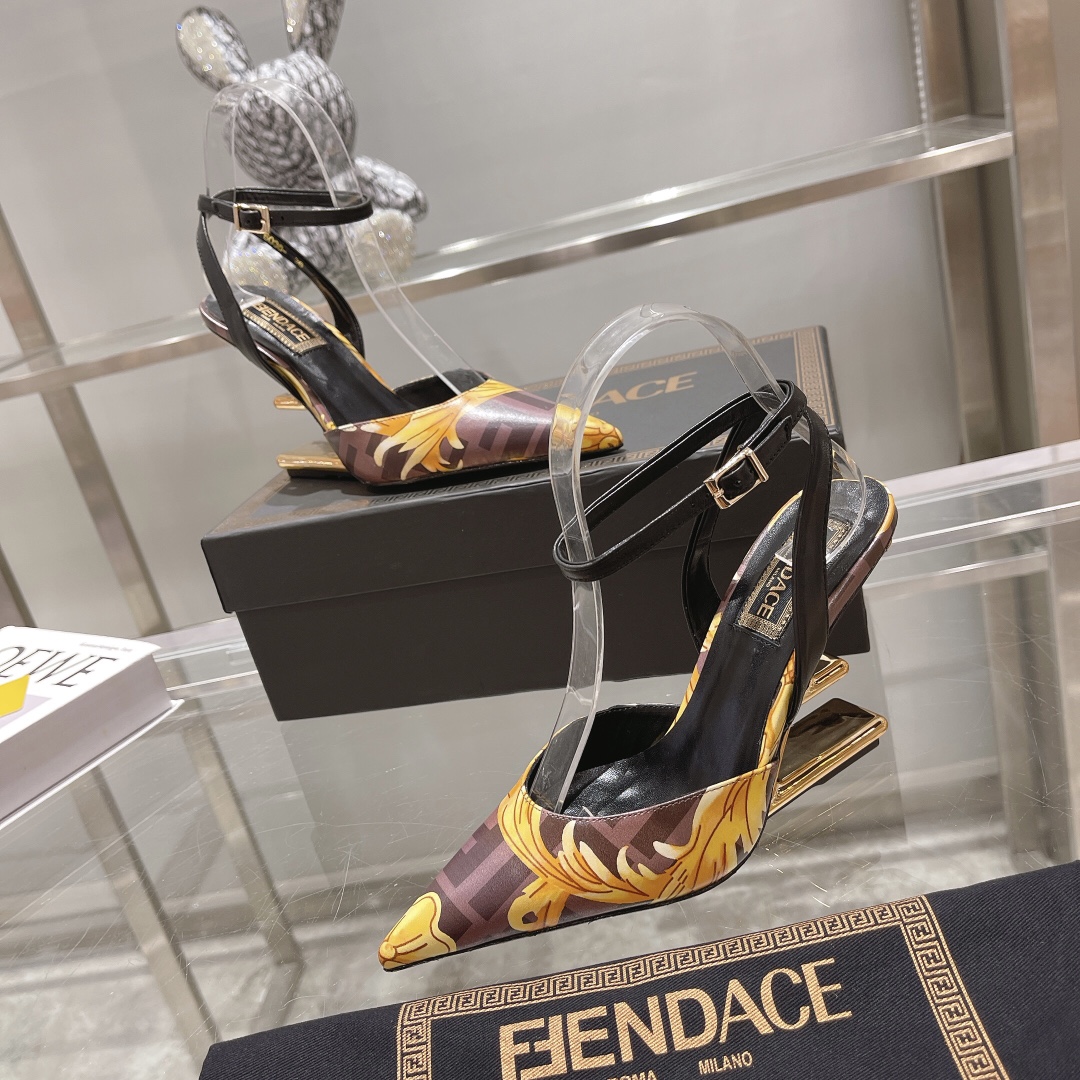 [TOP] FENDI & Versace High Heel Mules