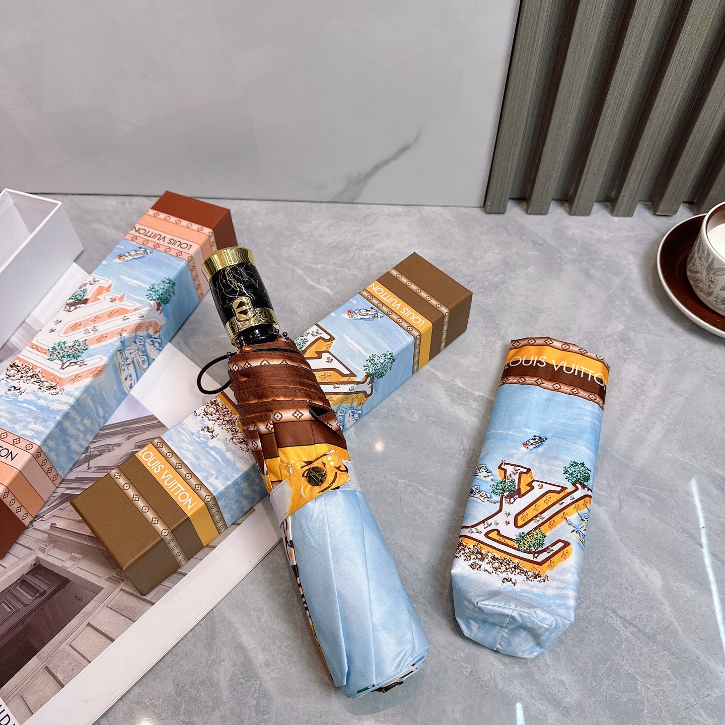 [TOP] Louis Vuitton LV Umbrella - 2 Colors