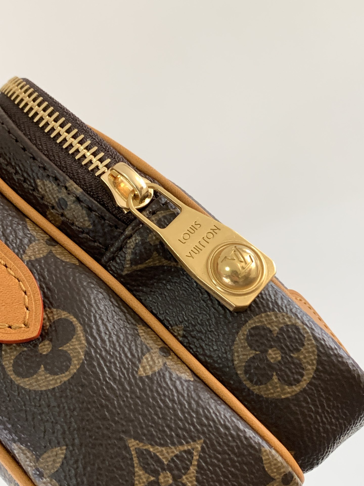 [TOP] Louis Vuitton LV Amazone Crossbody Bag Cowhide 13.5*20*8CM - Brown