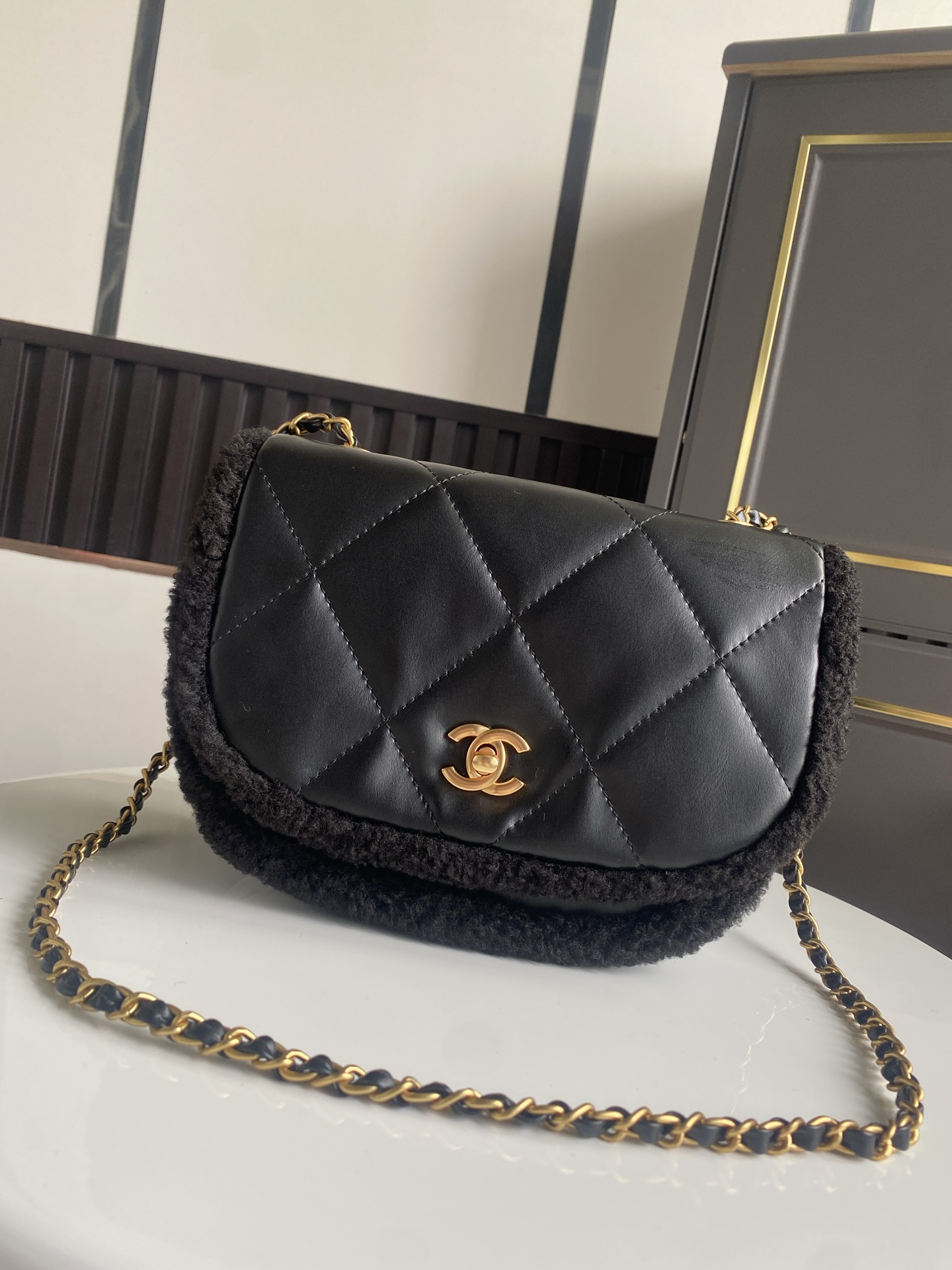 [TOP] CHANEL Wool & Calfskin Crossbody Bag 24×16×9cm - 2 Colors