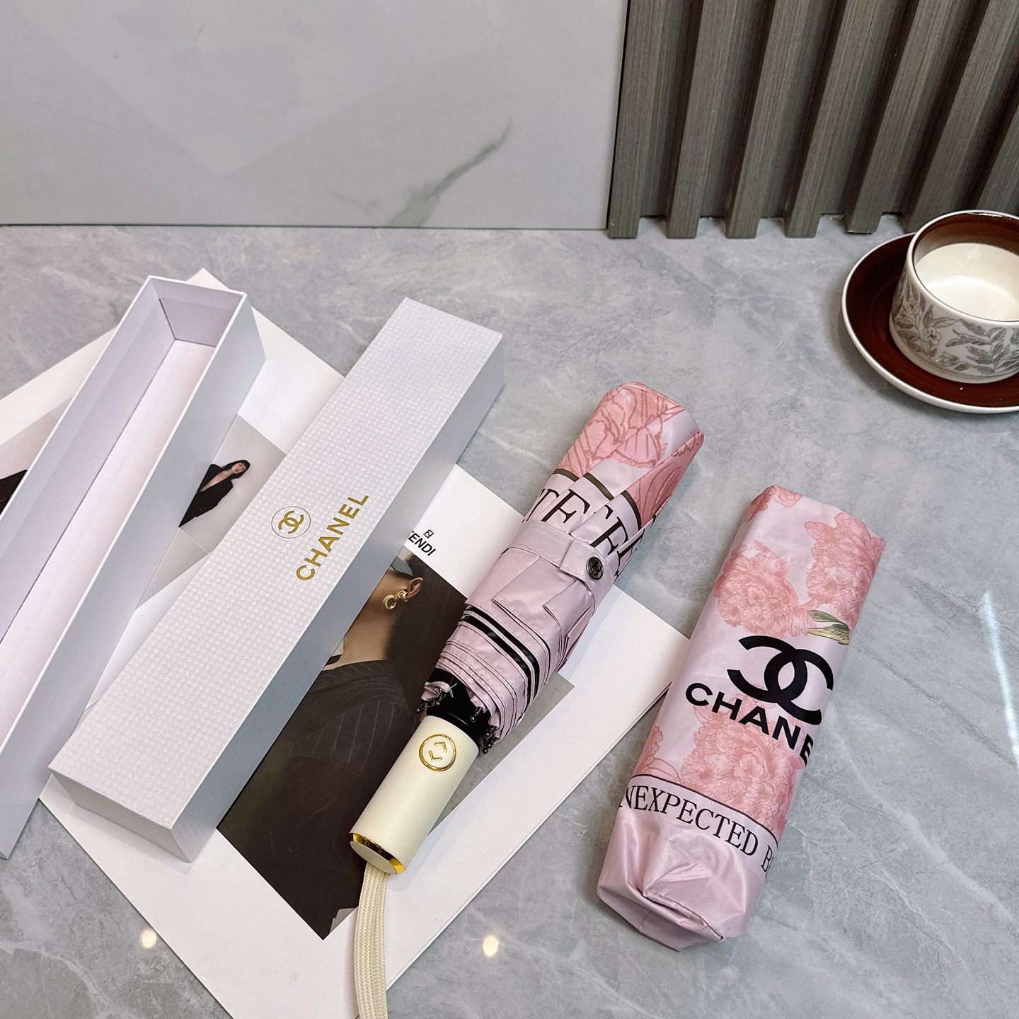 [TOP] CHANEL Umbrella - Pink