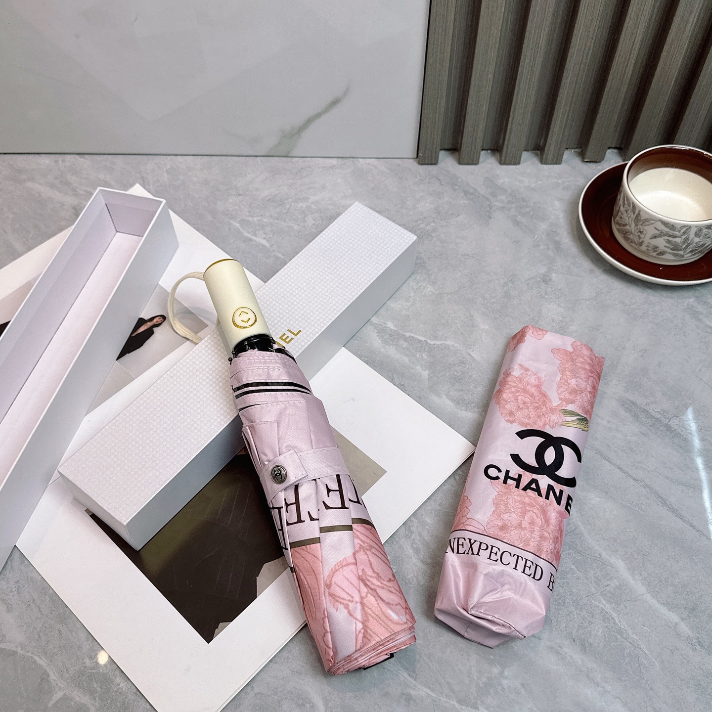 [TOP] CHANEL Umbrella - Pink