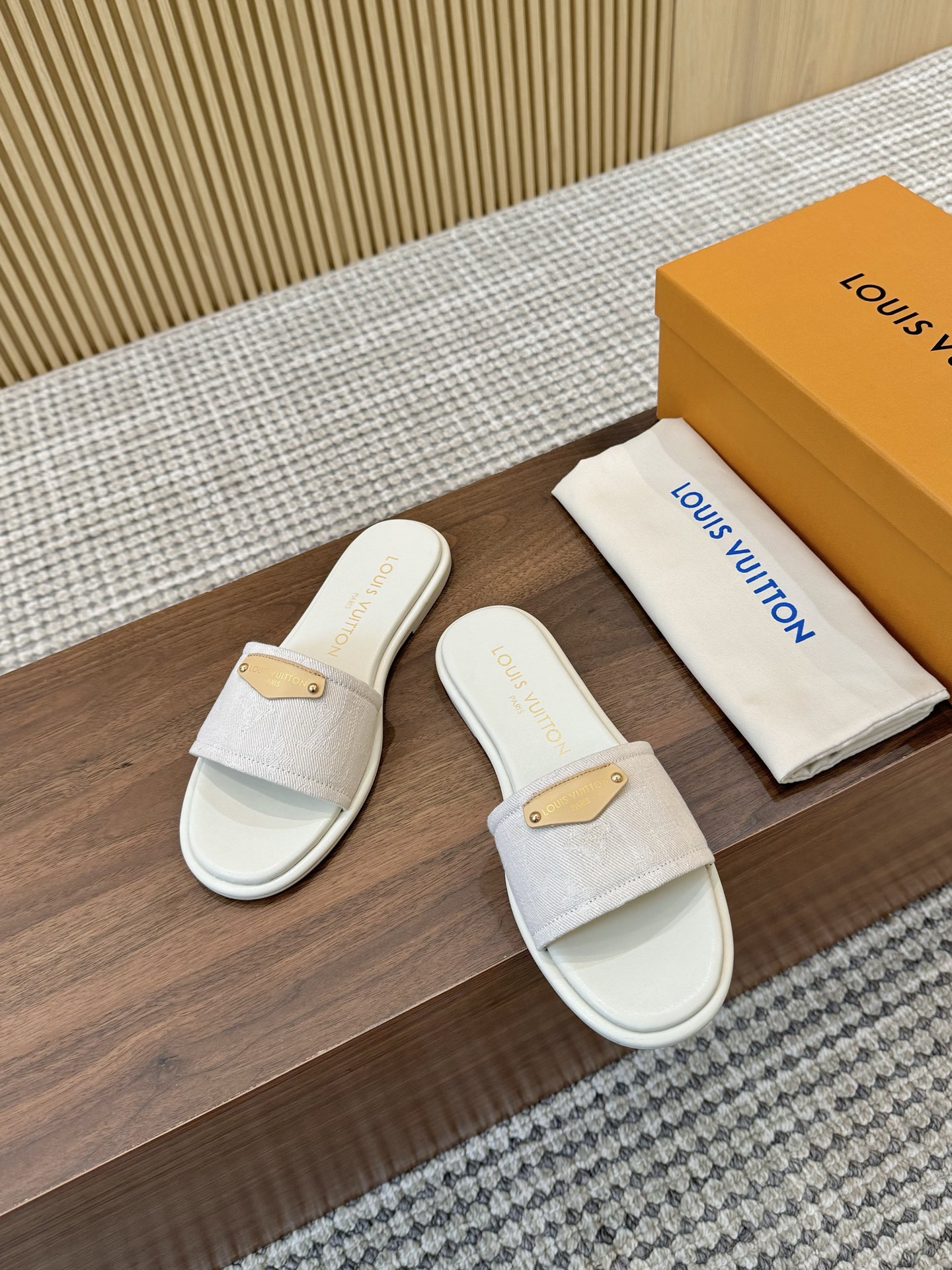 [TOP] Louis Vuitton LV Rubber-Soled Slippers - 6 Colour