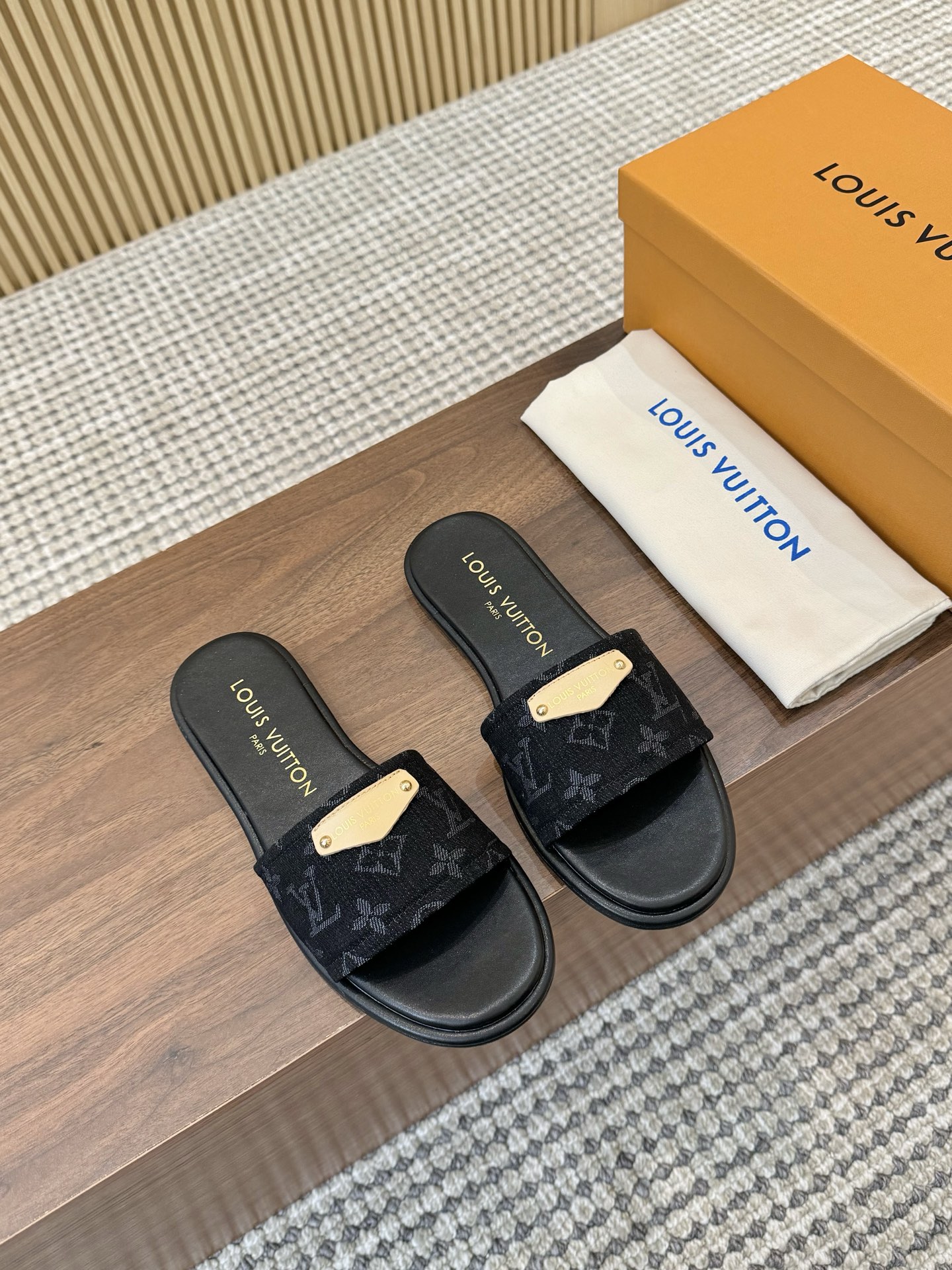 [TOP] Louis Vuitton LV Rubber-Soled Slippers - 6 Colour
