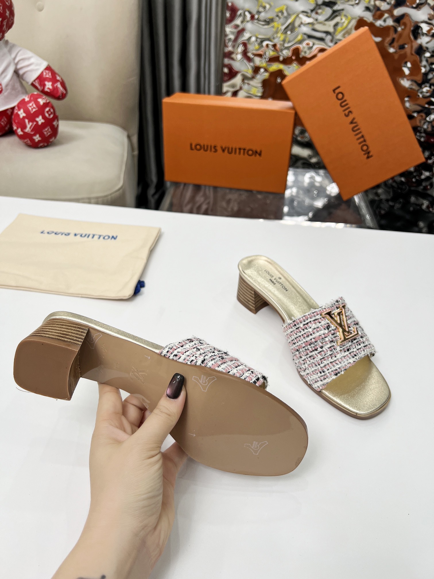 [TOP] Louis Vuitton LV High-Heeled Slippers - 4 Colour