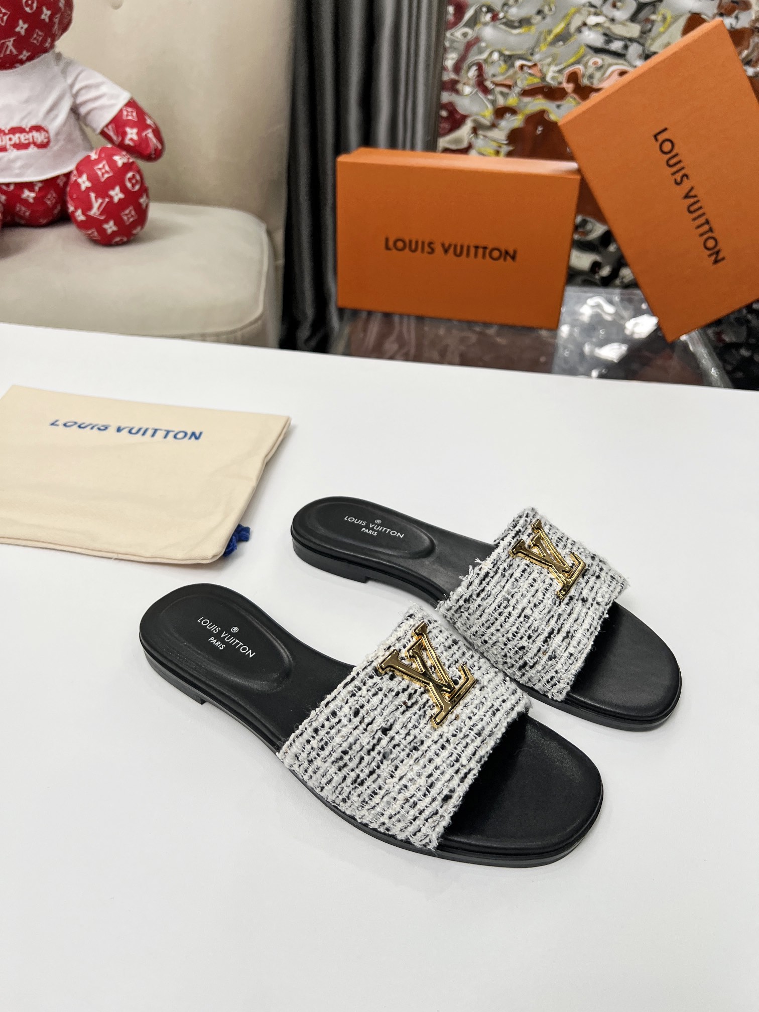 [TOP] Louis Vuitton LV Rubber-Soled Slippers - 4 Colour