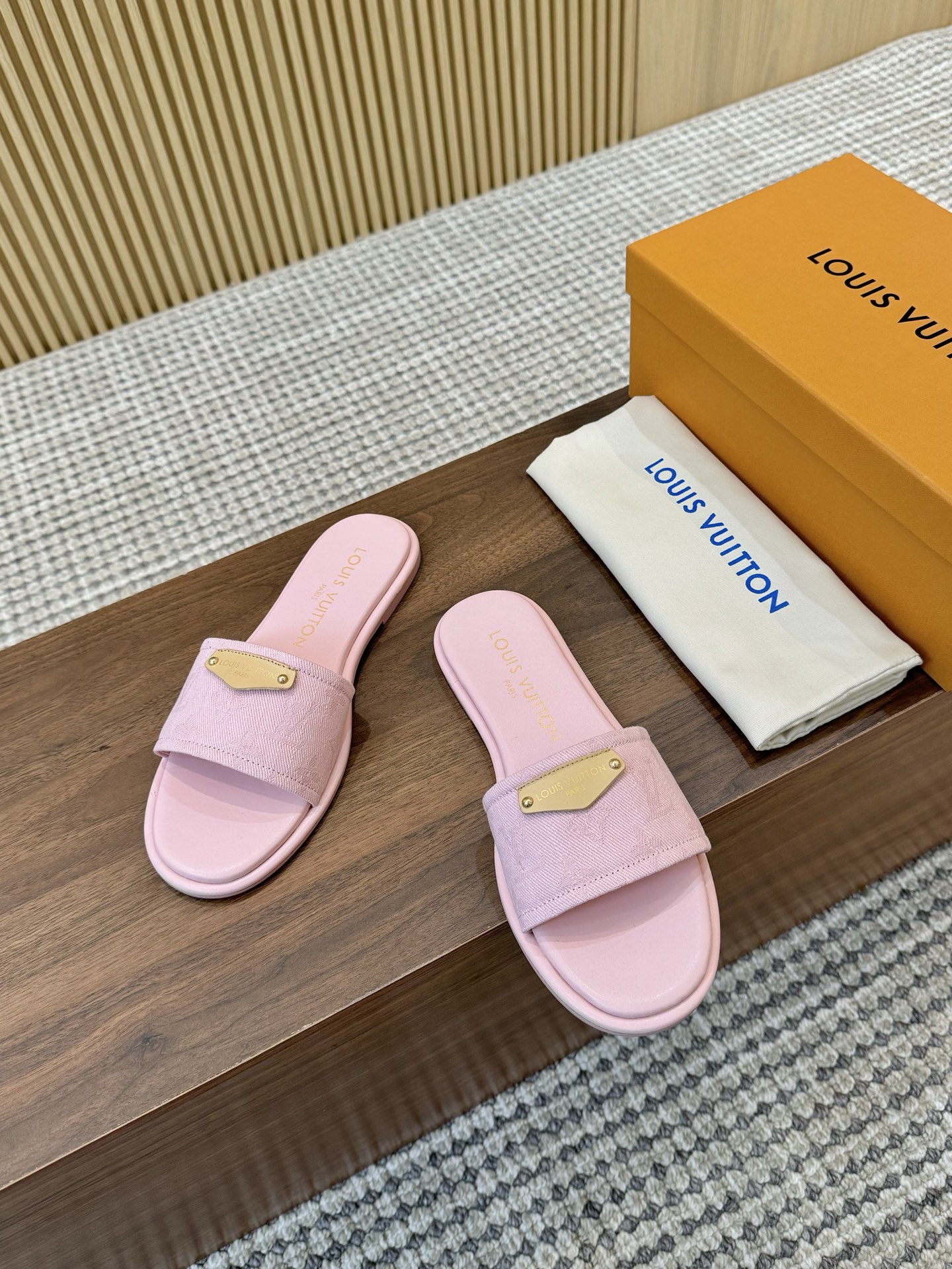 [TOP] Louis Vuitton LV Rubber-Soled Slippers - 6 Colour