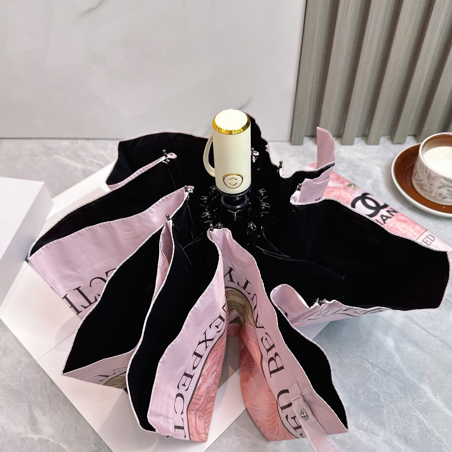 [TOP] CHANEL Umbrella - Pink