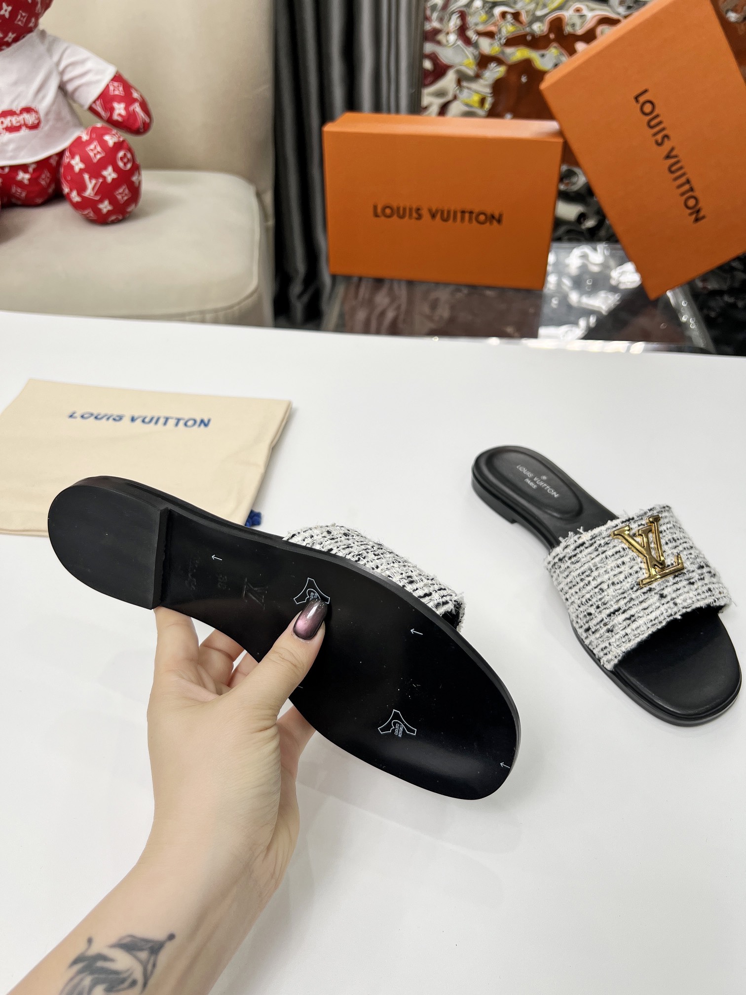 [TOP] Louis Vuitton LV Rubber-Soled Slippers - 4 Colour