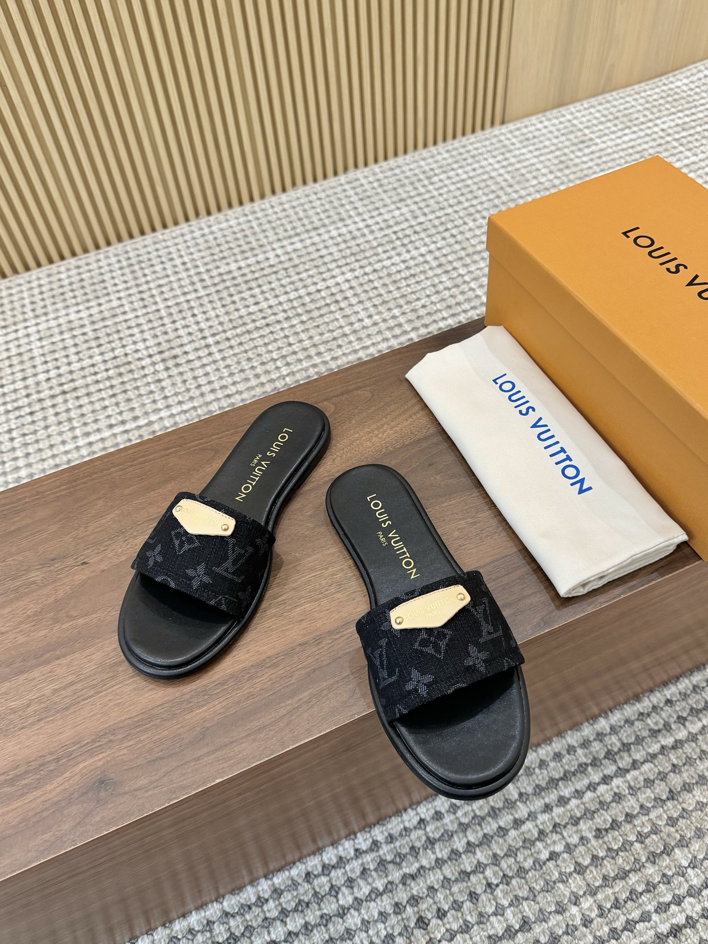 [TOP] Louis Vuitton LV Rubber-Soled Slippers - 6 Colour