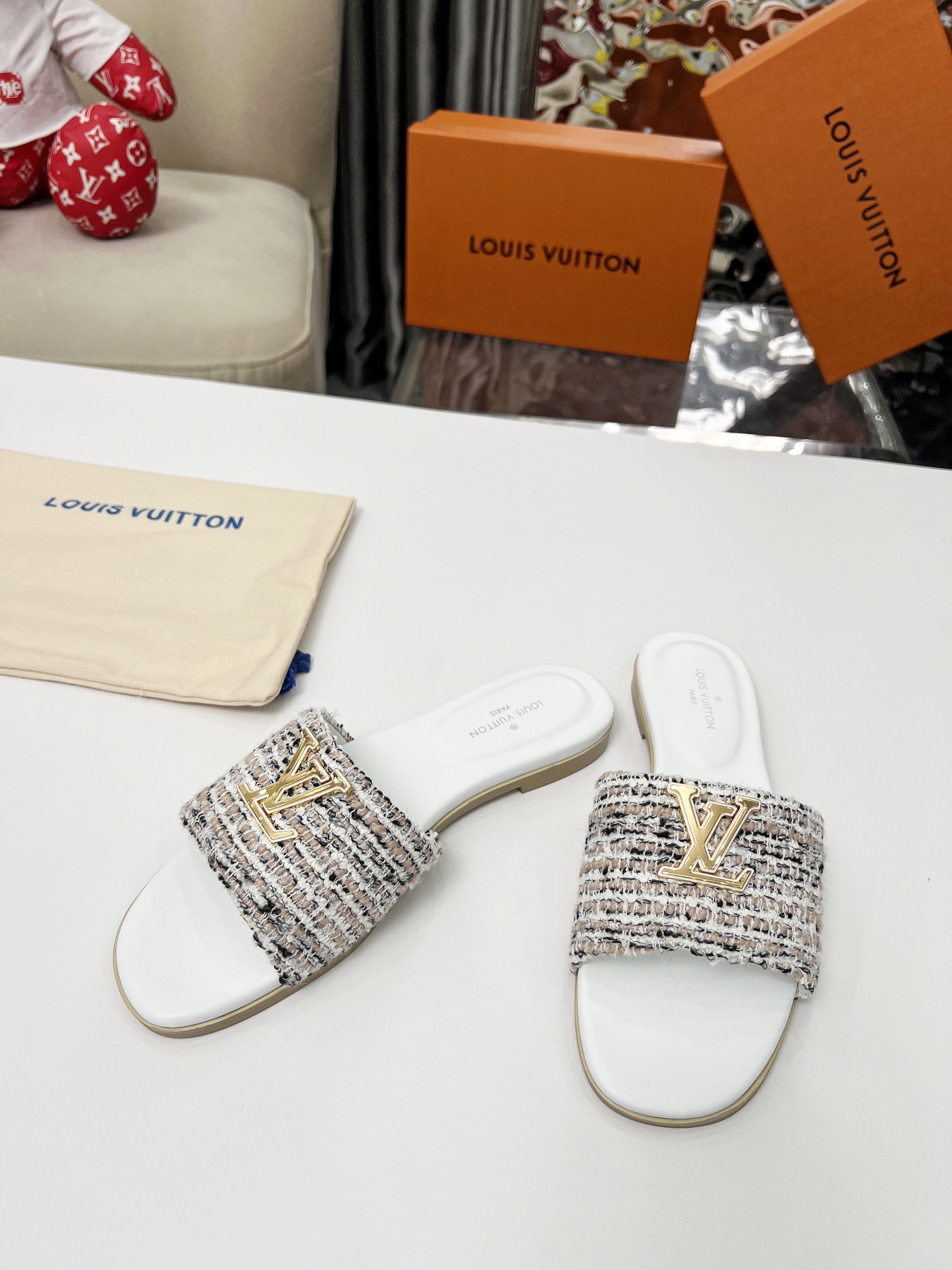 [TOP] Louis Vuitton LV Rubber-Soled Slippers - 4 Colour