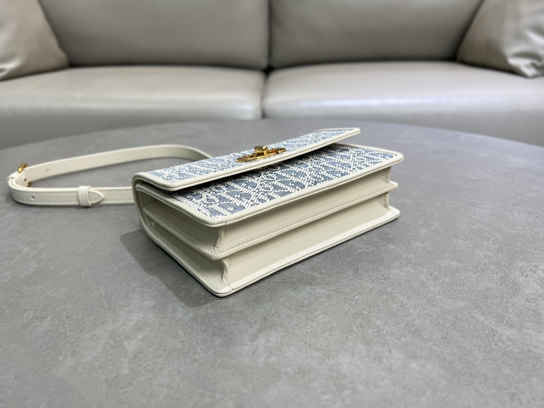 [TOP] Christian Dior Miss Caro Mini Bag 18×12×5.5cm - Light Blue