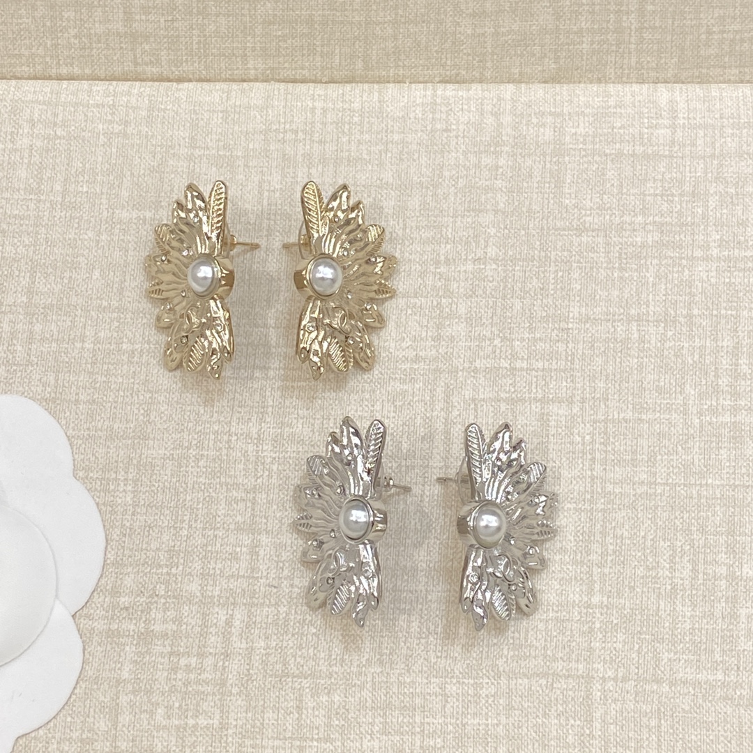 [TOP] CHANEL CC Earrings - 2 Colors