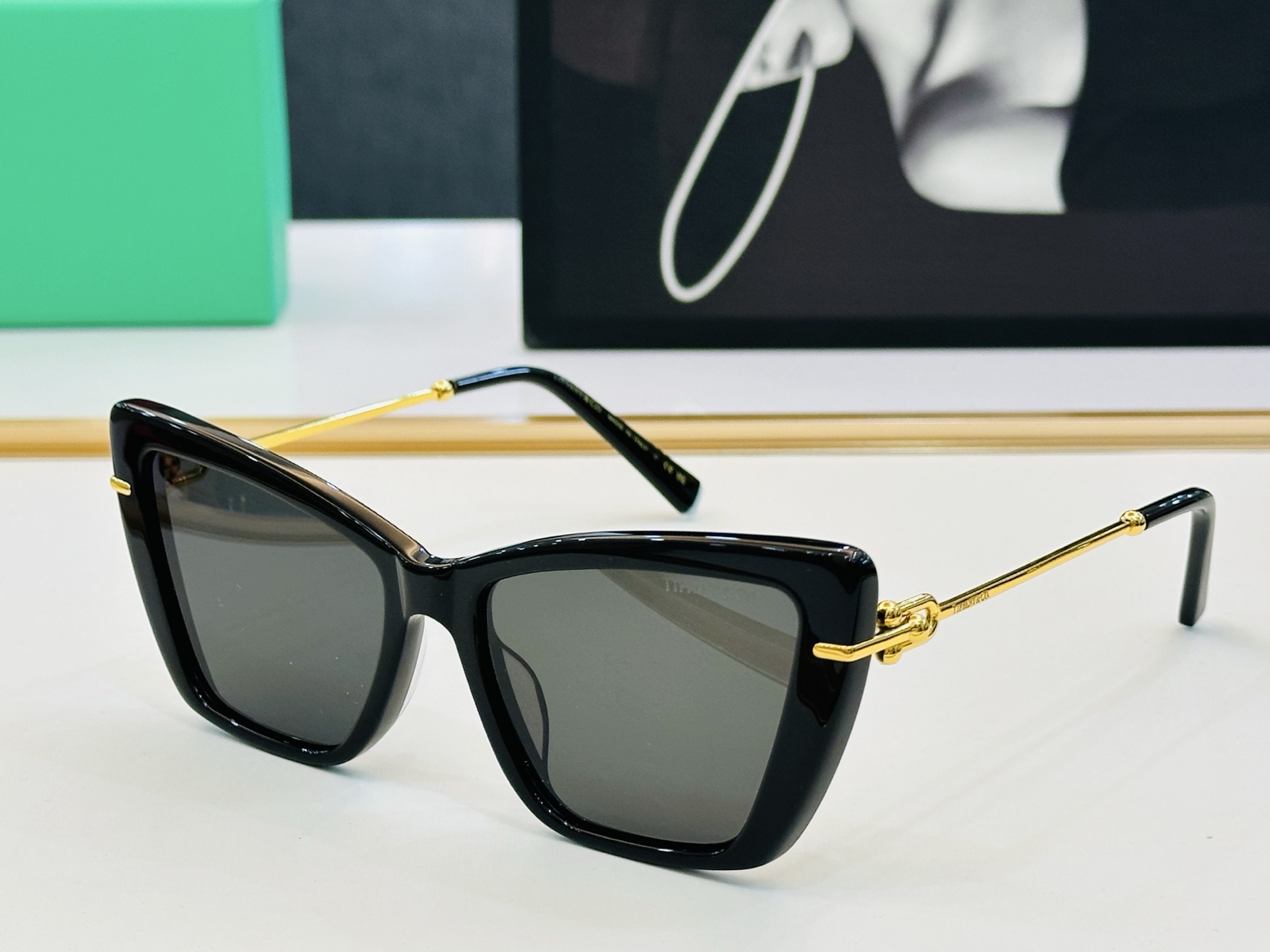 [TOP] Tiffany & Co Sunglasses - 7 Color