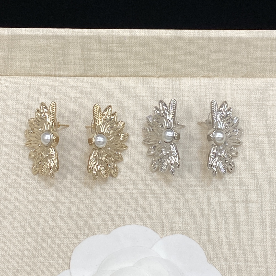 [TOP] CHANEL CC Earrings - 2 Colors