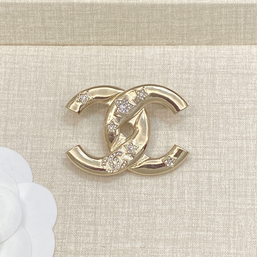 [TOP] CHANEL CC Brooch - Gold