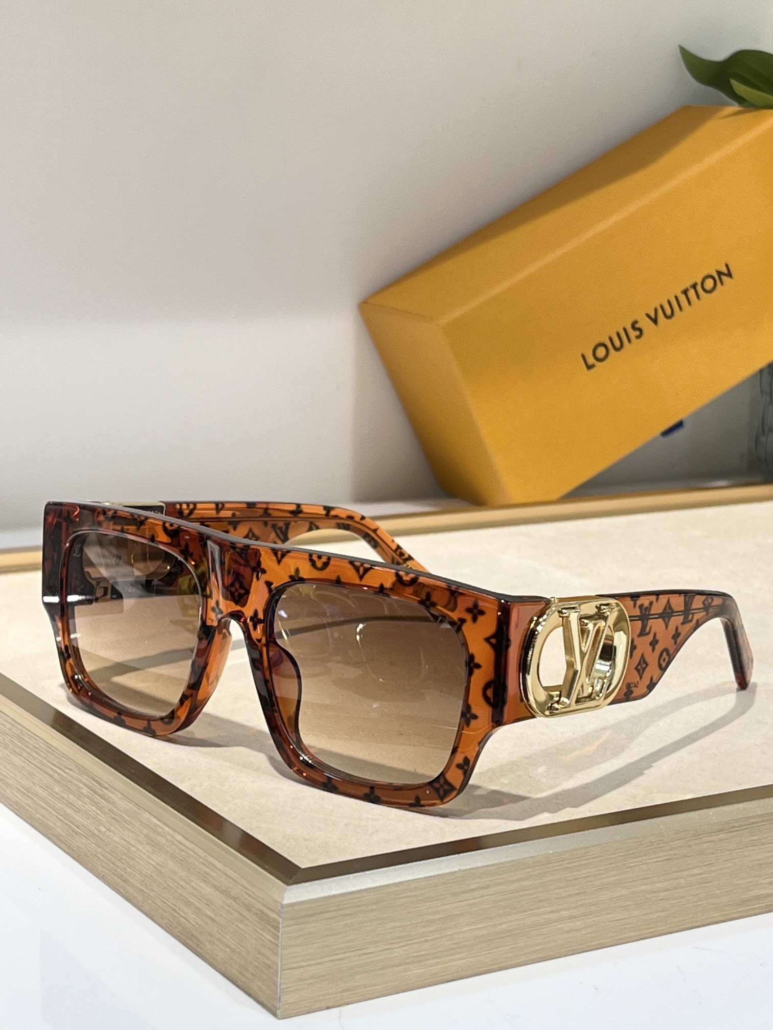 [TOP] Louis Vuitton LV Sunglasses - 5 Color