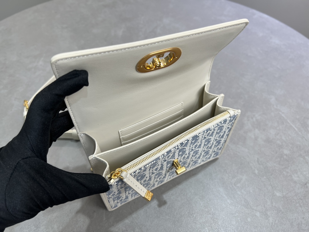 [TOP] Christian Dior Miss Caro Mini Bag 18×12×5.5cm - Light Blue