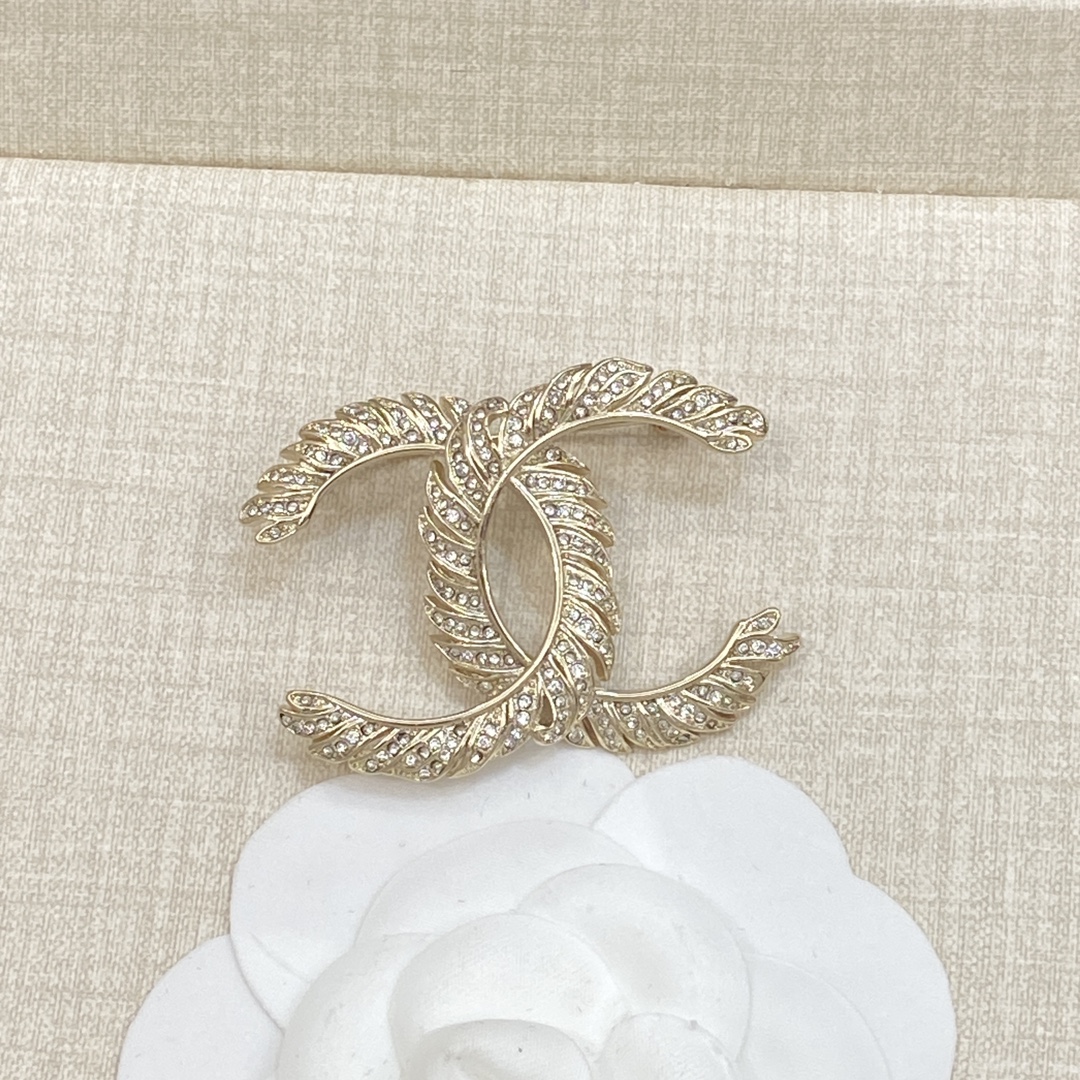 [TOP] CHANEL CC Brooch - Gold