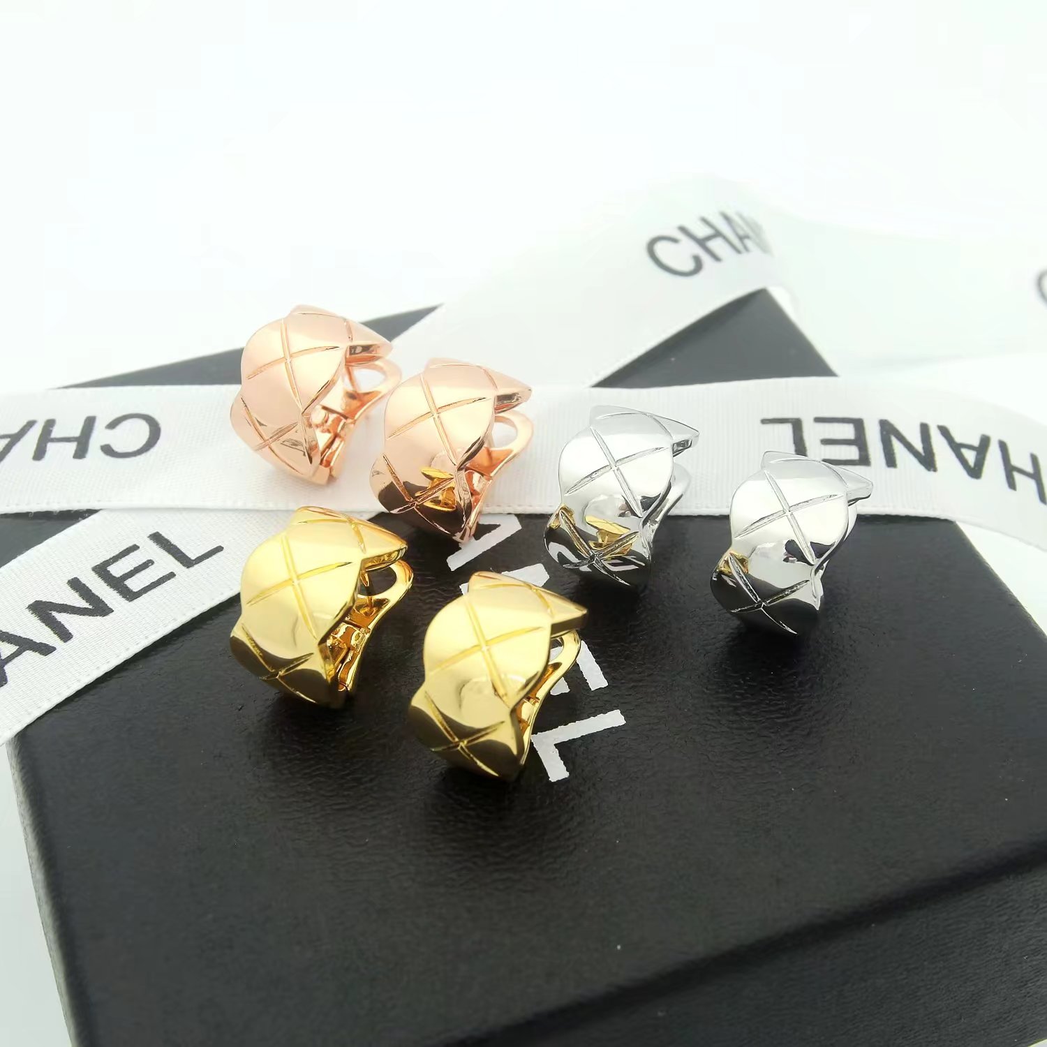 [TOP] CHANEL Earrings - 3 Colors