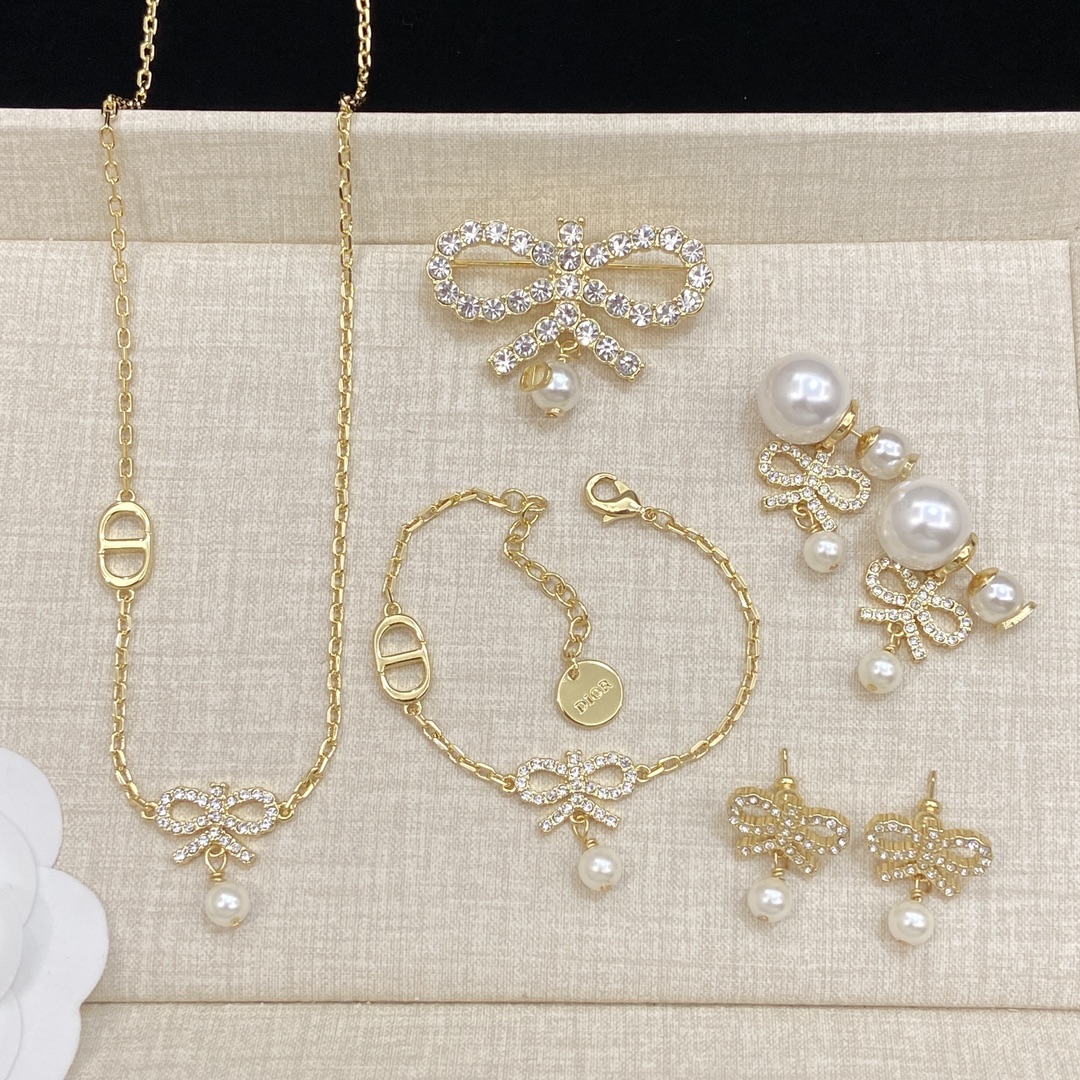 [TOP] Christian Dior Necklace/Bracelet/Earrings/Brooch - Gold