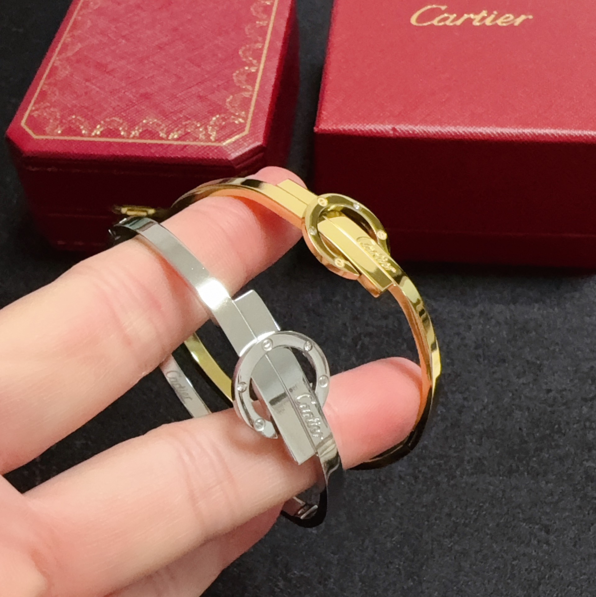 [TOP] Cartier Bracelet - 2 Colors