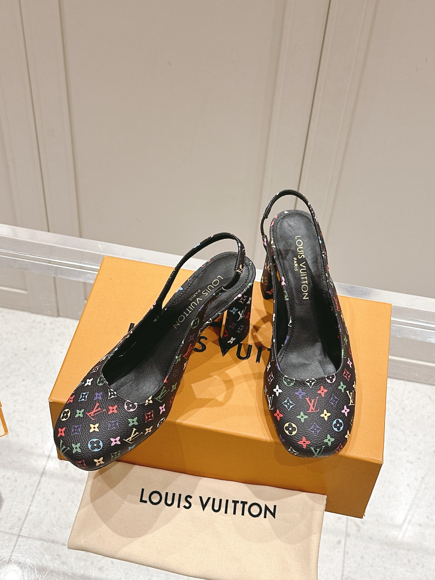 [TOP] Louis Vuitton LV 7.5cm High Heek Mules - 8 Color
