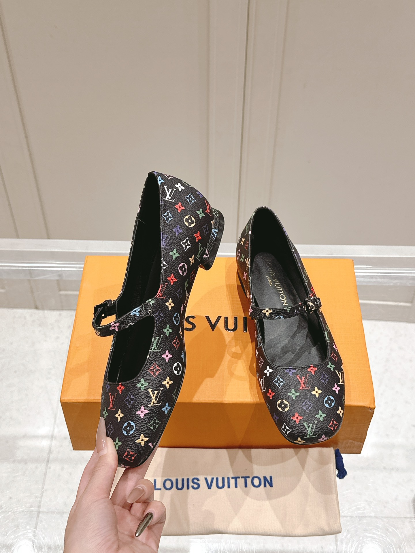 [TOP] Louis Vuitton LV Flats - 8 Color
