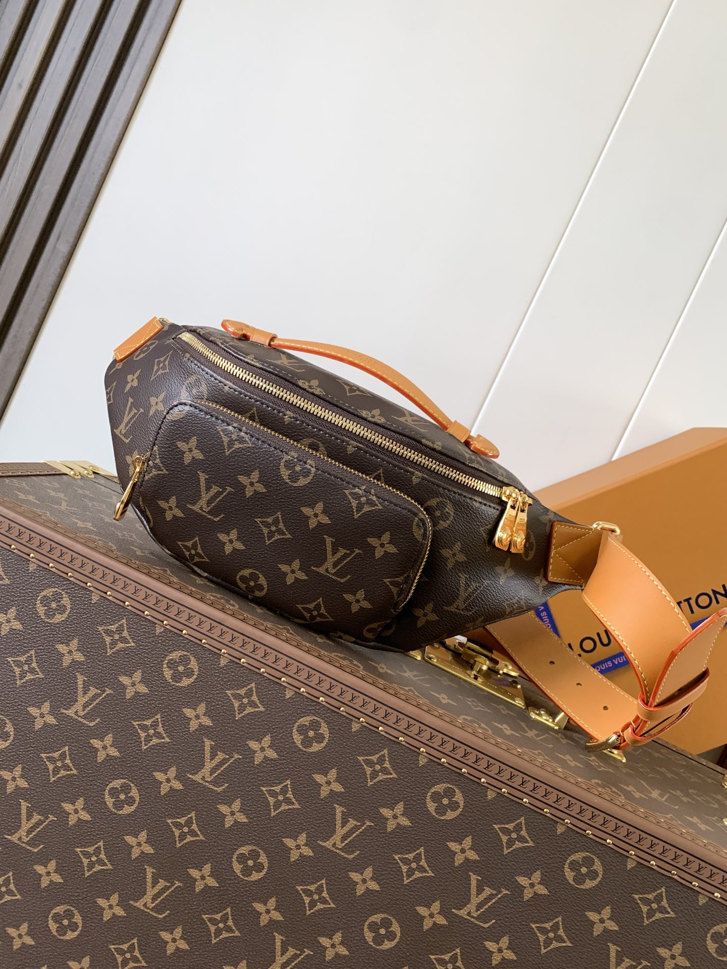 [TOP] Louis Vuitton LV Monogram Shadow Rush Bag 30x15x8cm - Brown