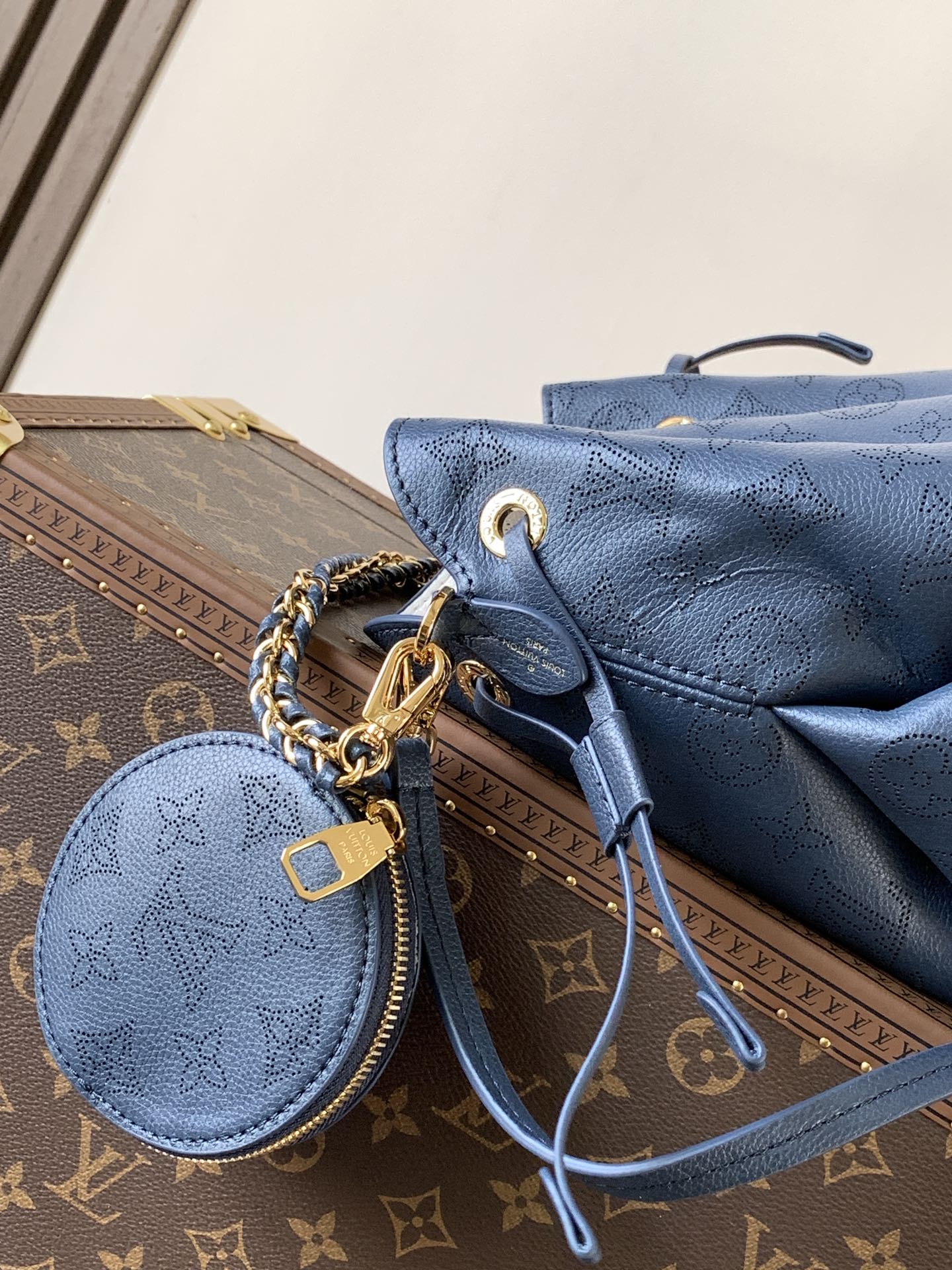 [TOP] Louis Vuitton LV Bella Handbag 22x14x19cm - Dark Blue