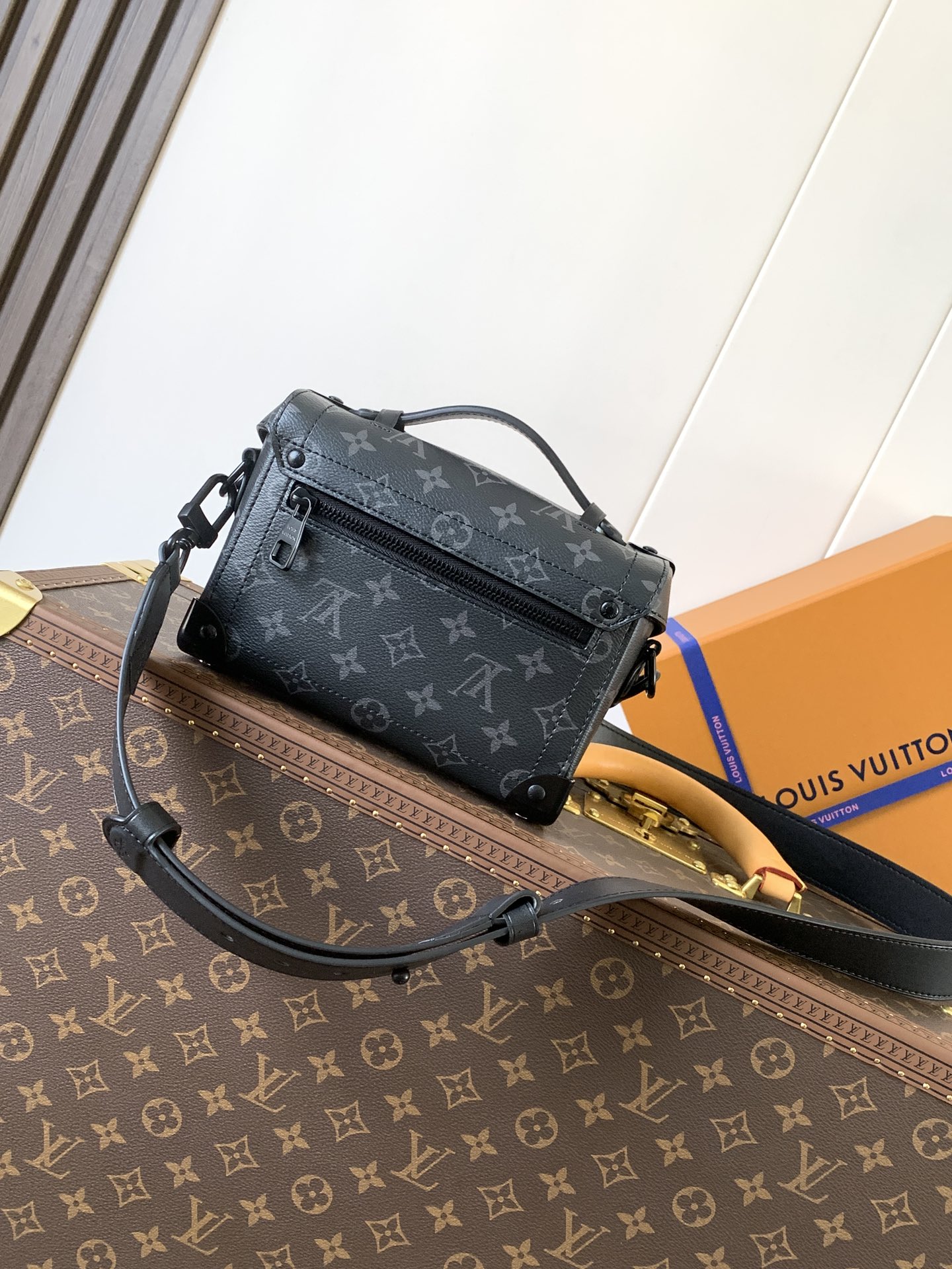 [TOP] Louis Vuitton LV  Soul Trunk Handbag 19x15x7cm - Black