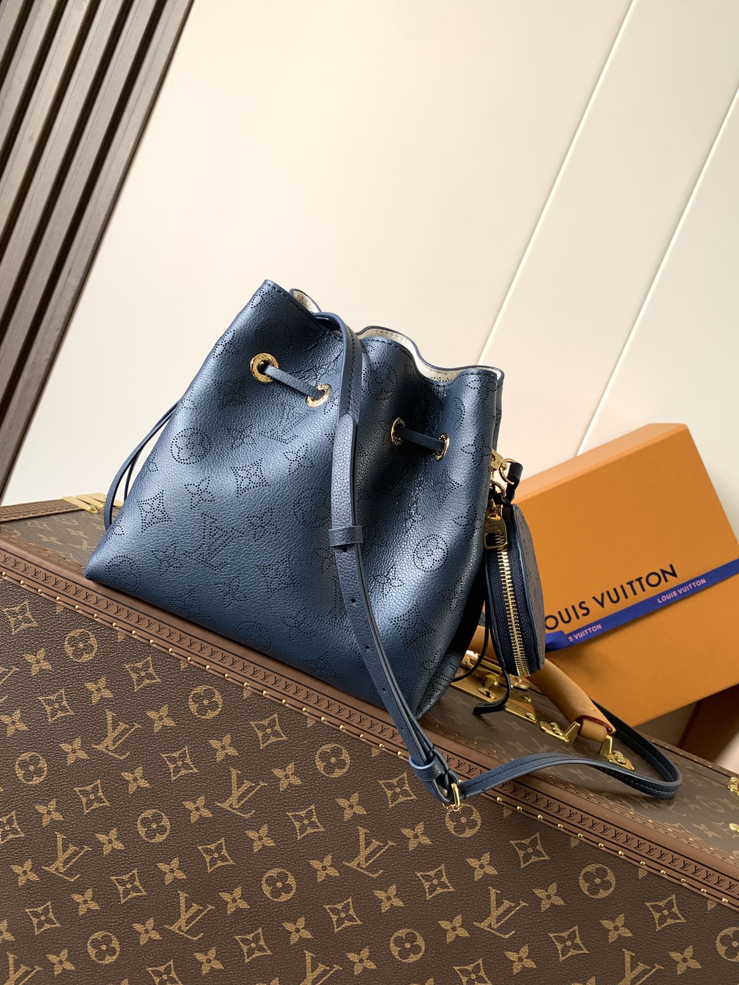 [TOP] Louis Vuitton LV Bella Handbag 22x14x19cm - Dark Blue