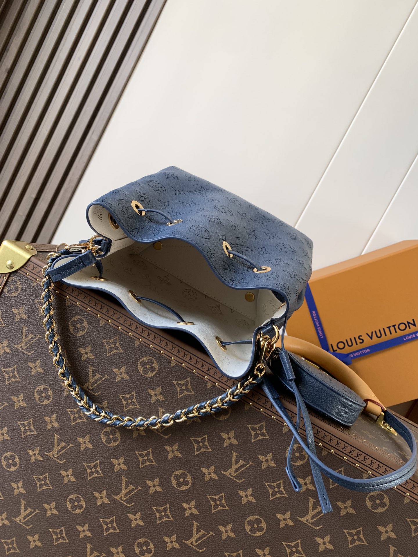 [TOP] Louis Vuitton LV Bella Handbag 22x14x19cm - Dark Blue