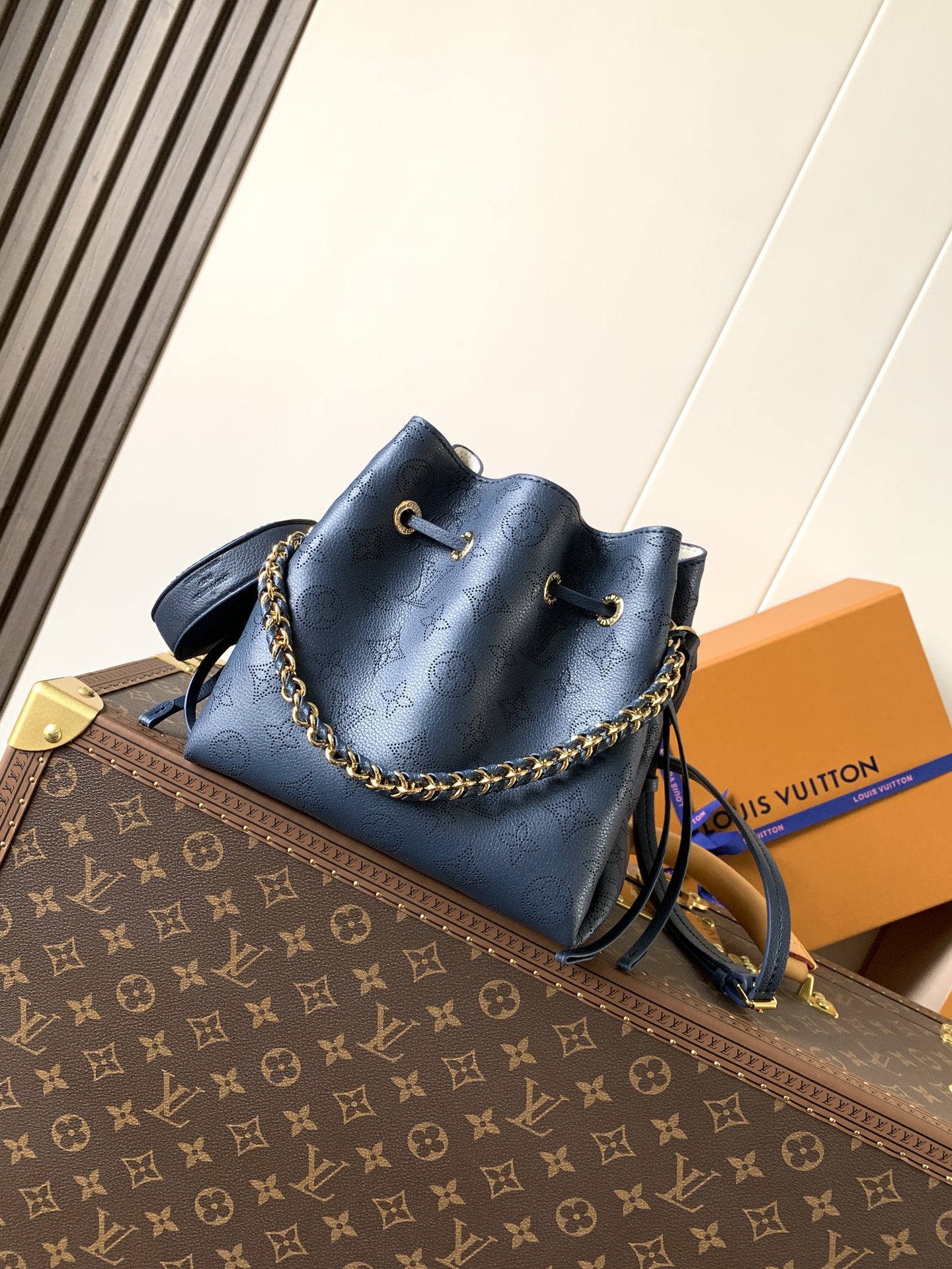 [TOP] Louis Vuitton LV Bella Handbag 22x14x19cm - Dark Blue