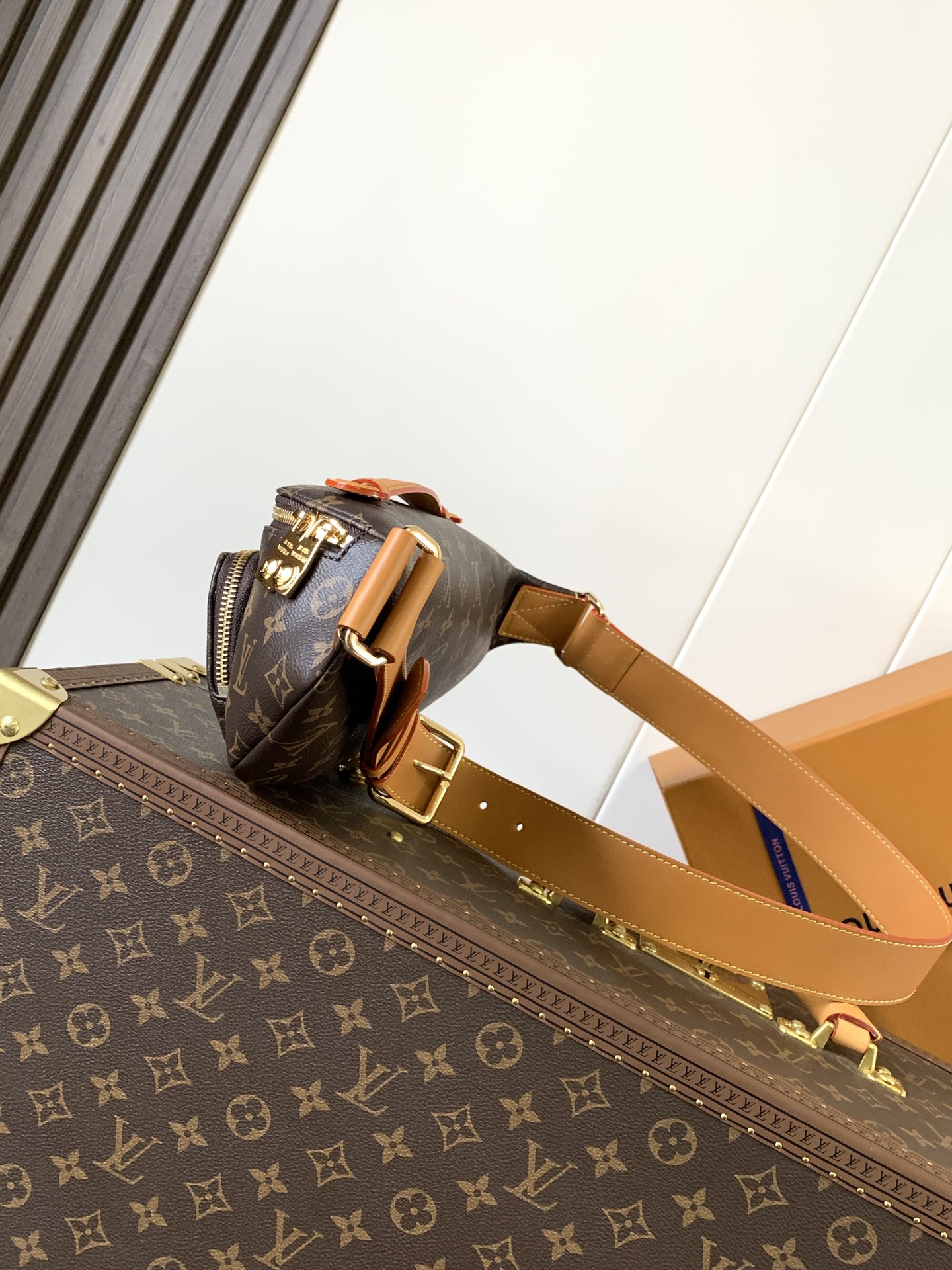 [TOP] Louis Vuitton LV Monogram Shadow Rush Bag 30x15x8cm - Brown