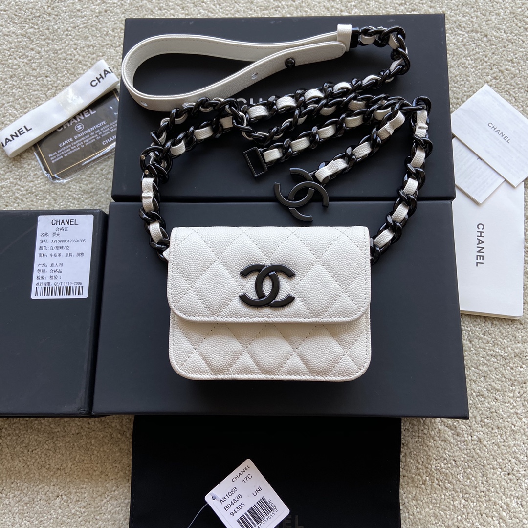 [TOP] CHANEL Fanny Pack Bag 12.5x9cm - White