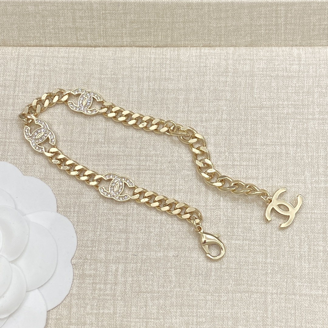 [TOP] CHANEL Necklace + Bracelet Set - Gold