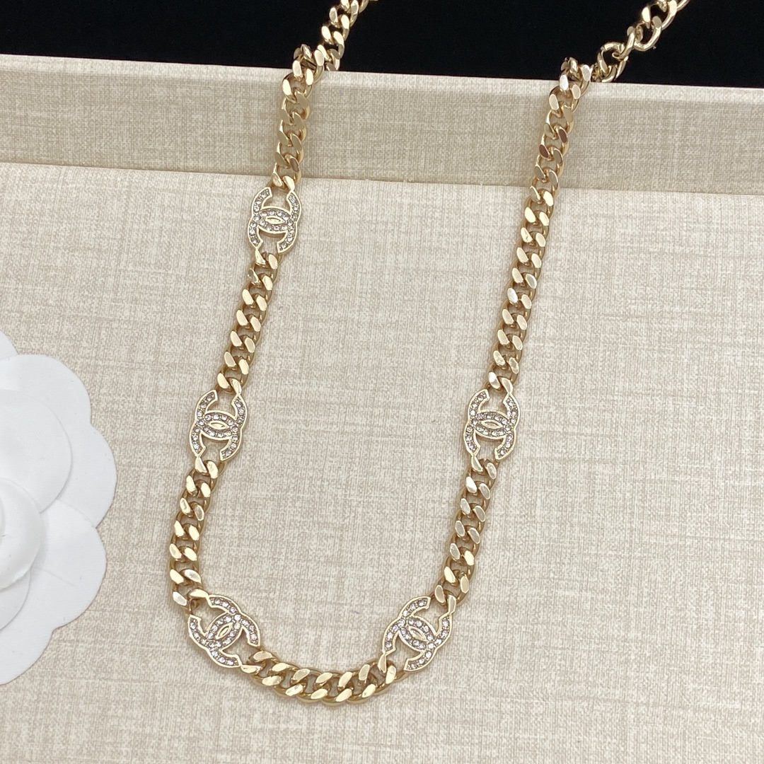 [TOP] CHANEL Necklace + Bracelet Set - Gold