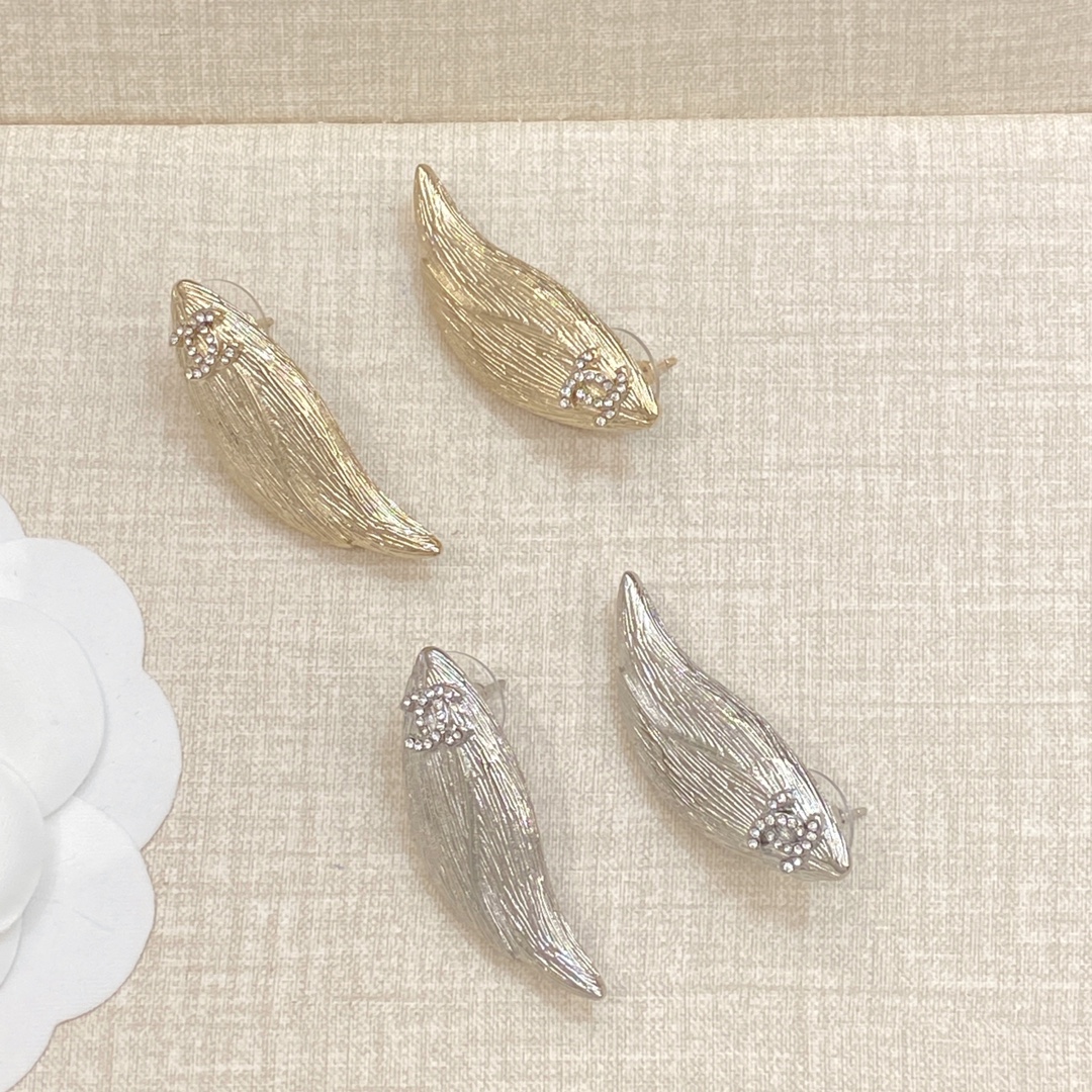 [TOP] CHANEL CC Earrings - 2 Colors