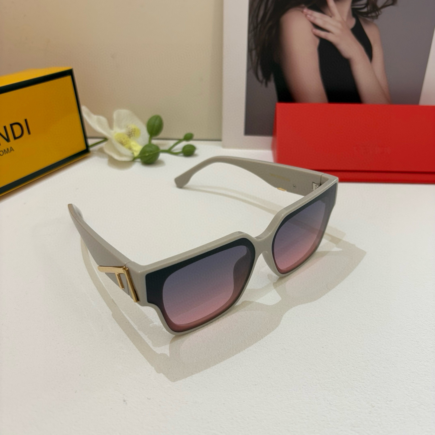 [TOP] FENDI Sunglasses - 3 Color