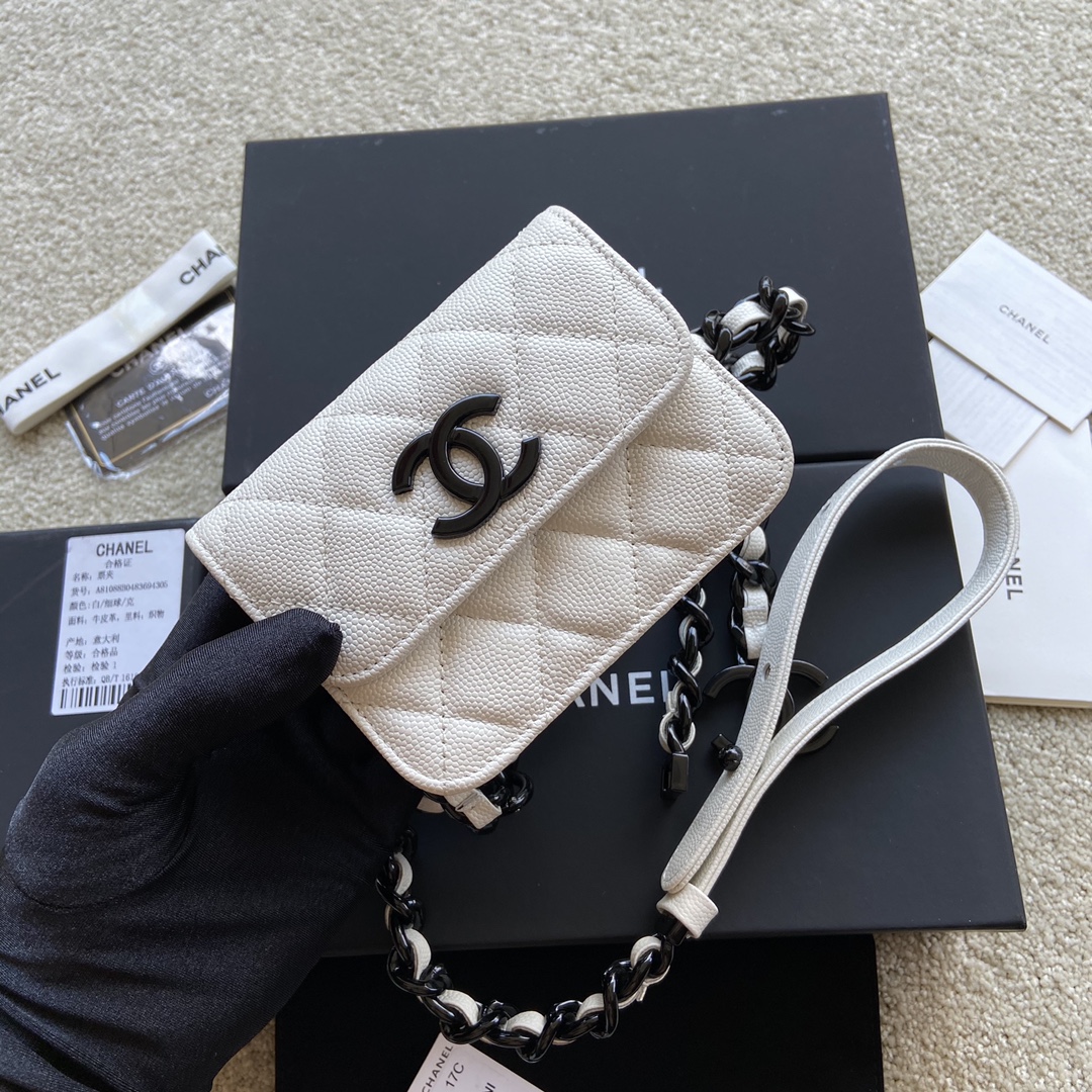 [TOP] CHANEL Fanny Pack Bag 12.5x9cm - White