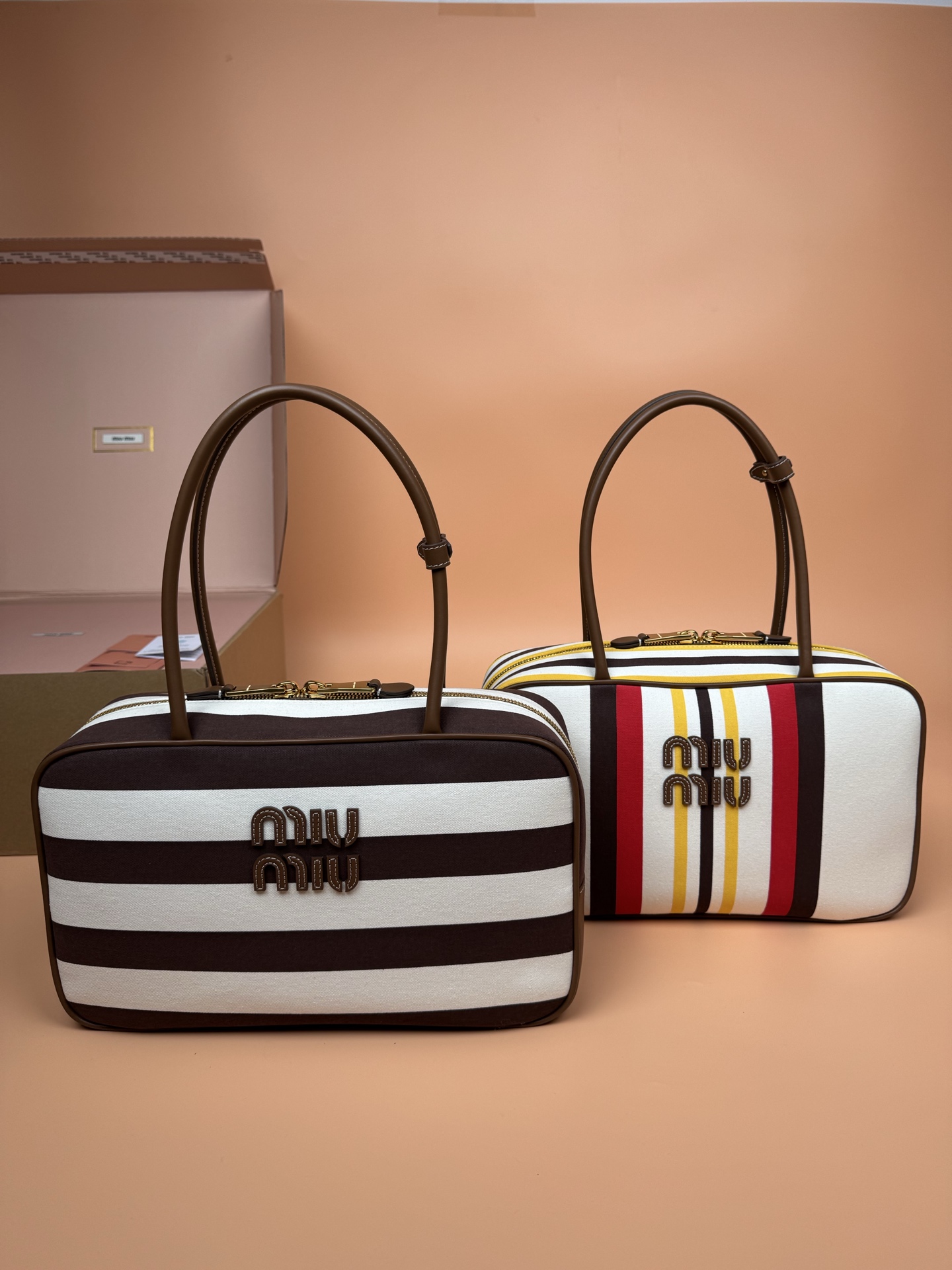 [TOP] Miu Miu Beau Leather Handbag 34 x 23 x 10cm - 2 Color